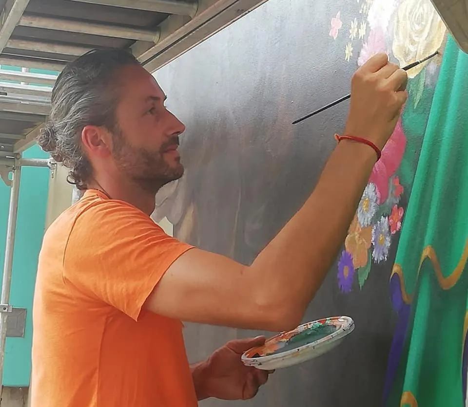 Property building in B&B Books & Bikes