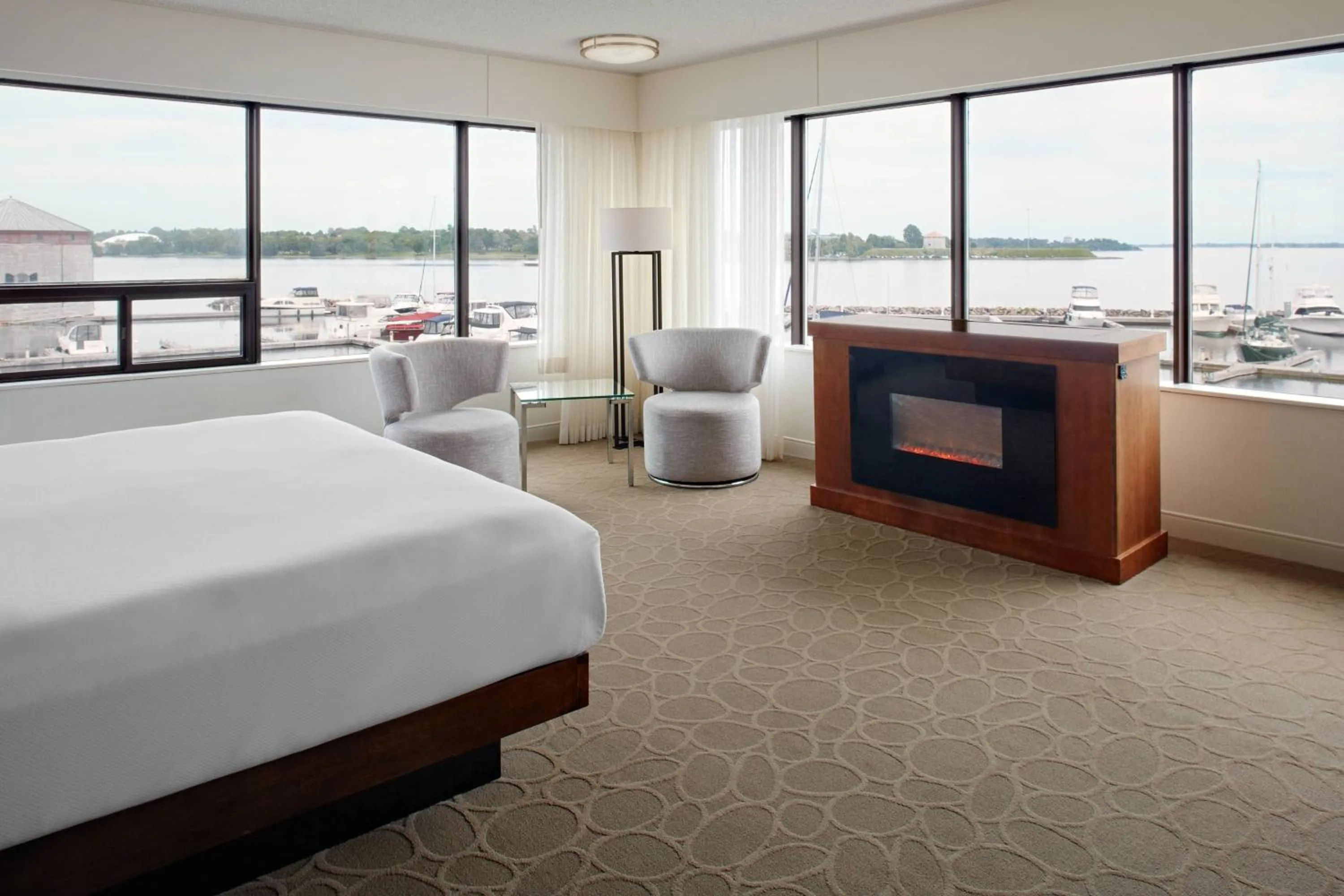 Photo of the whole room, Bed in Delta Hotels by Marriott Kingston Waterfront