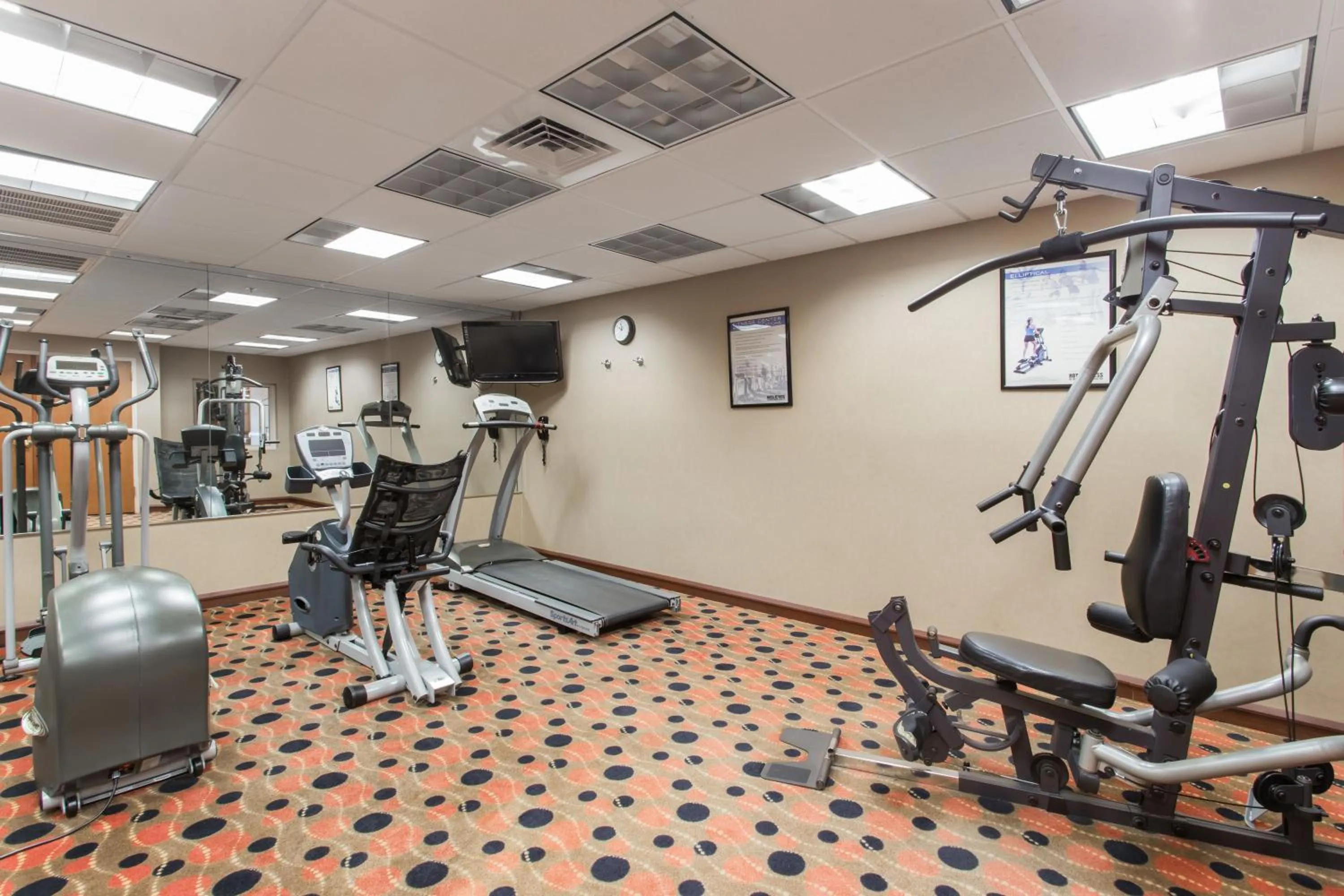 Fitness centre/facilities in Days Inn & Suites by Wyndham Fort Pierce I-95