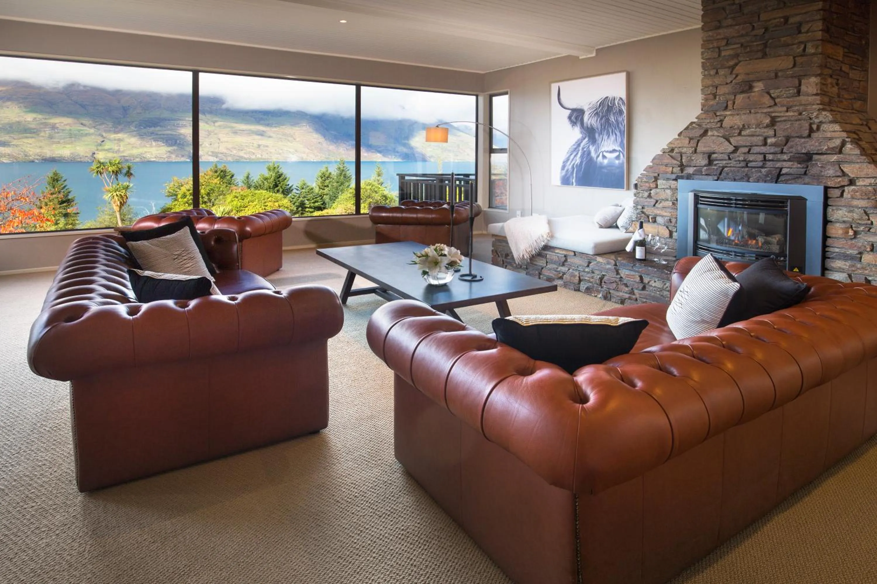 Communal lounge/ TV room in Hidden Lodge Queenstown