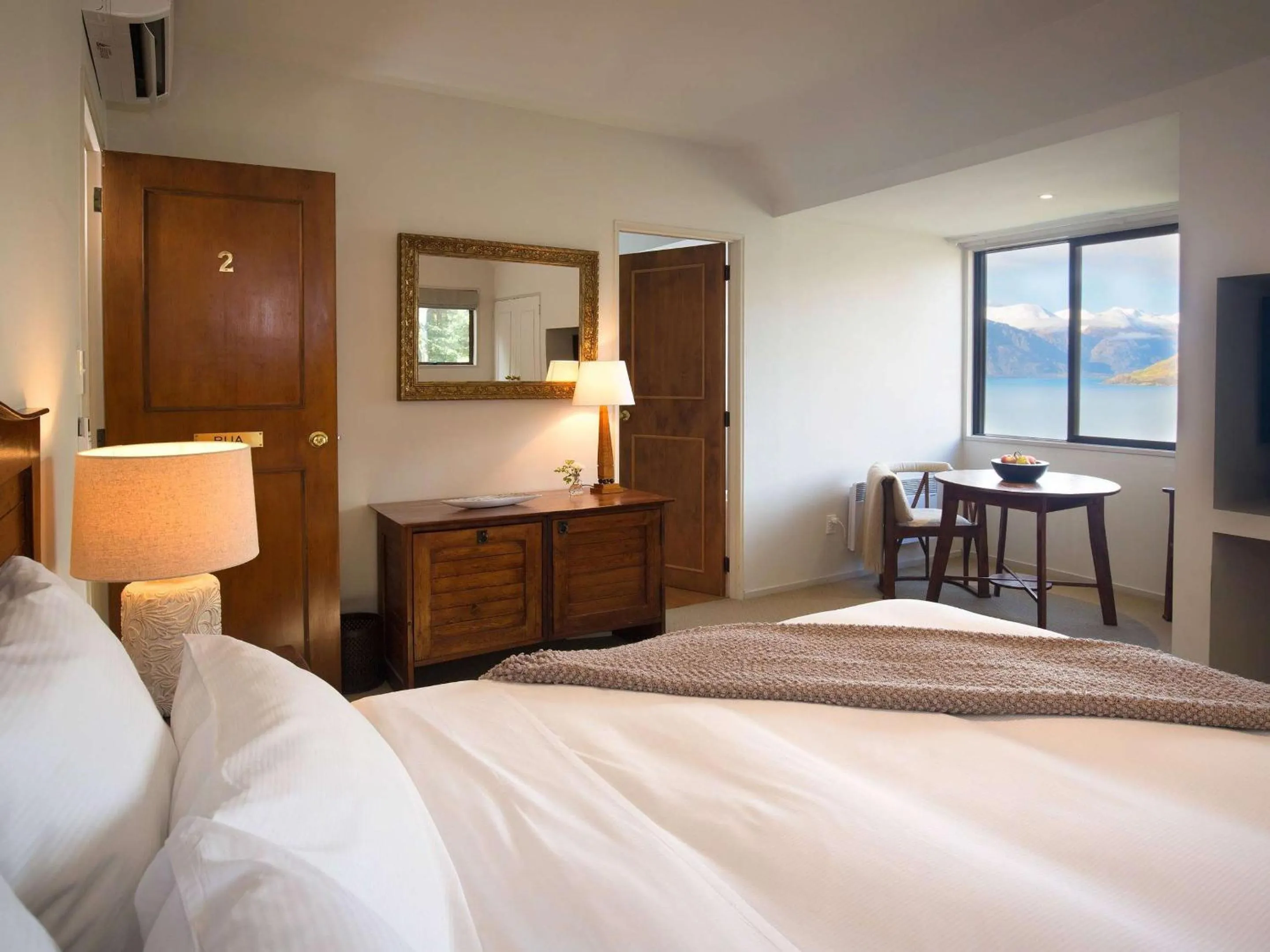 Bedroom, Bed in Hidden Lodge Queenstown