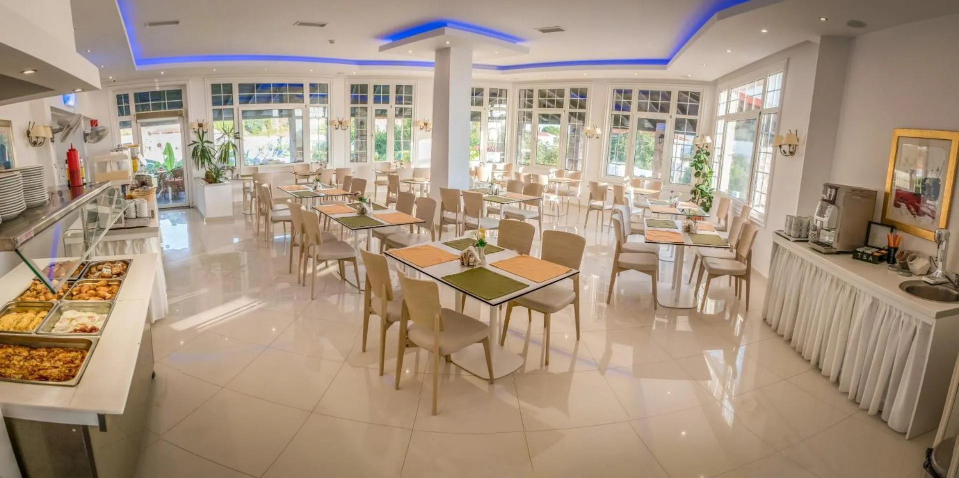 Restaurant/places to eat in Halkidiki Palace