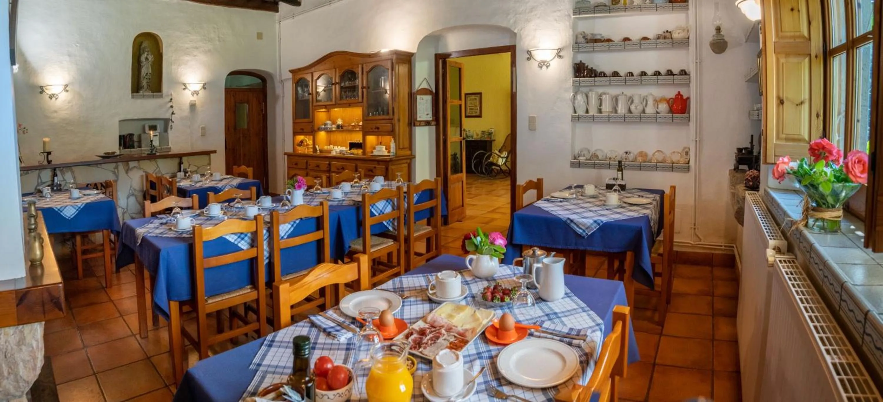 Restaurant/places to eat in Can Rosich