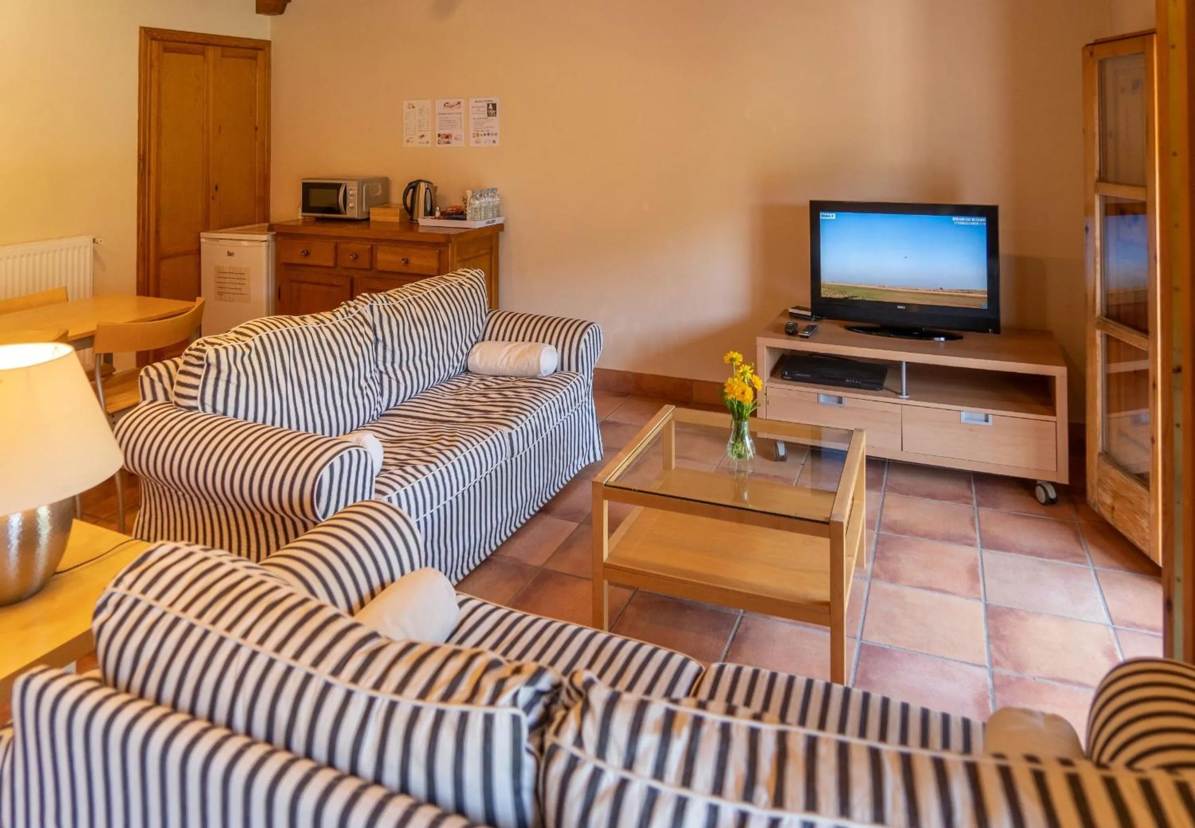 Communal lounge/ TV room in Can Rosich