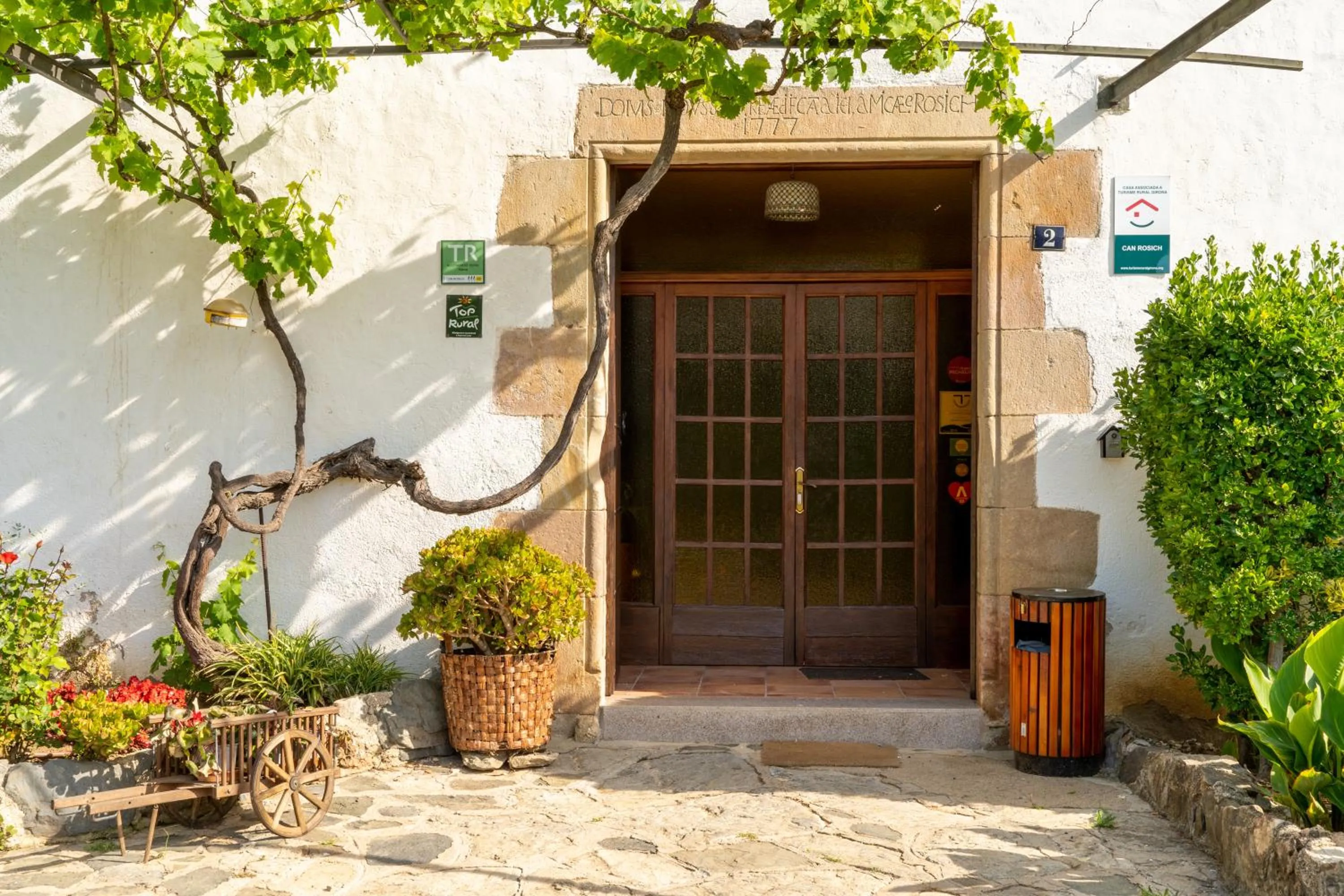 Facade/entrance in Can Rosich