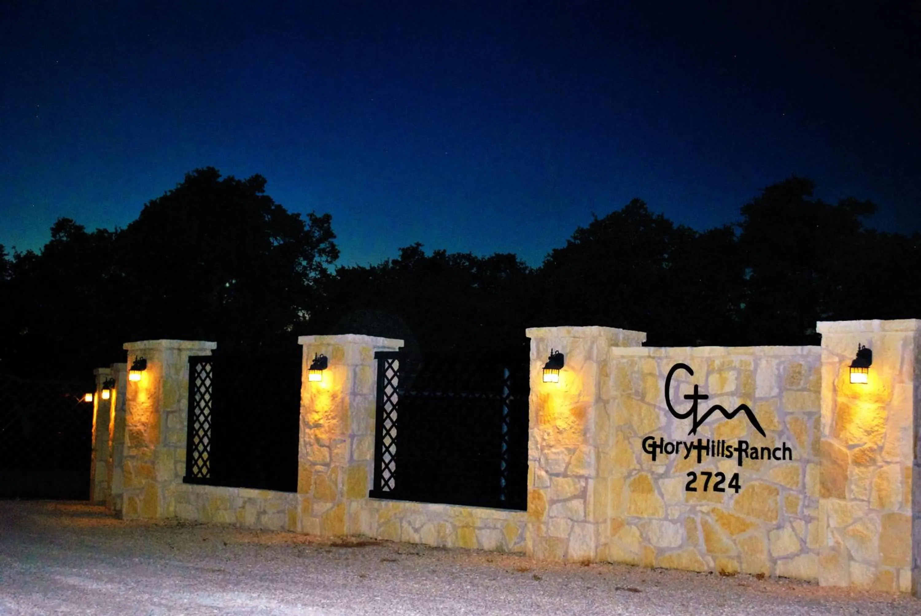 Facade/entrance in Glory Hills Ranch