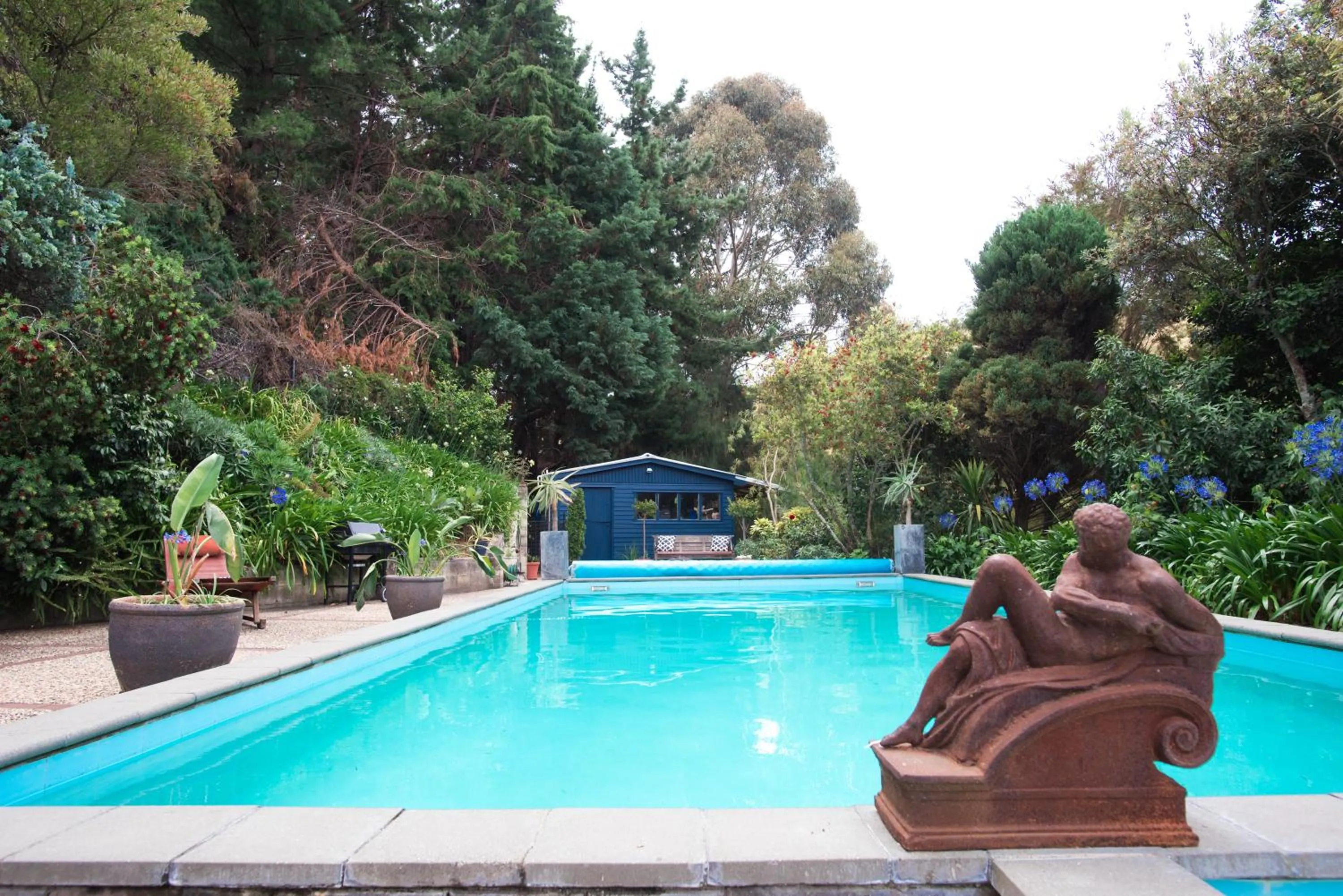Swimming pool in Seahurst Apartment