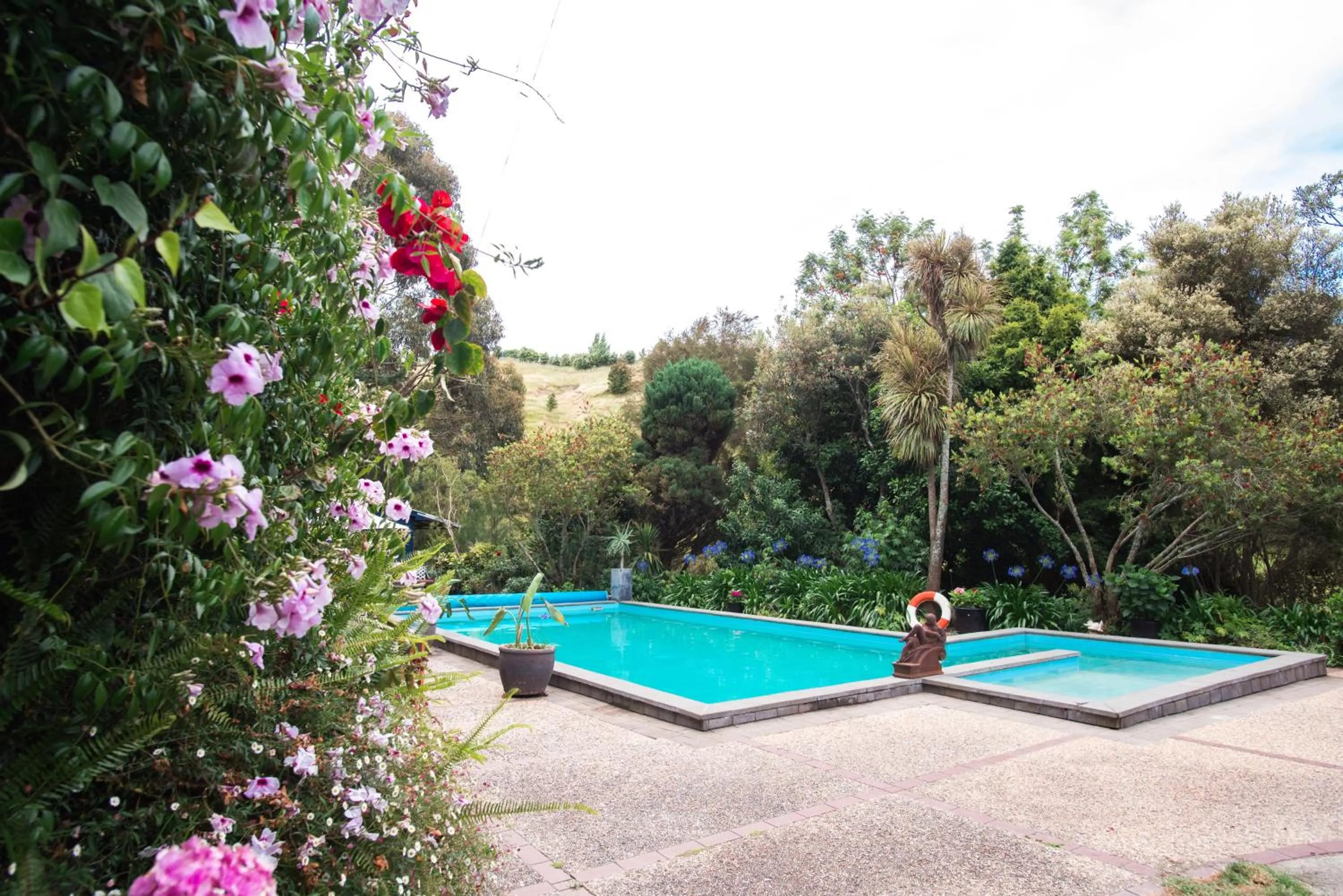 Swimming pool in Seahurst Apartment