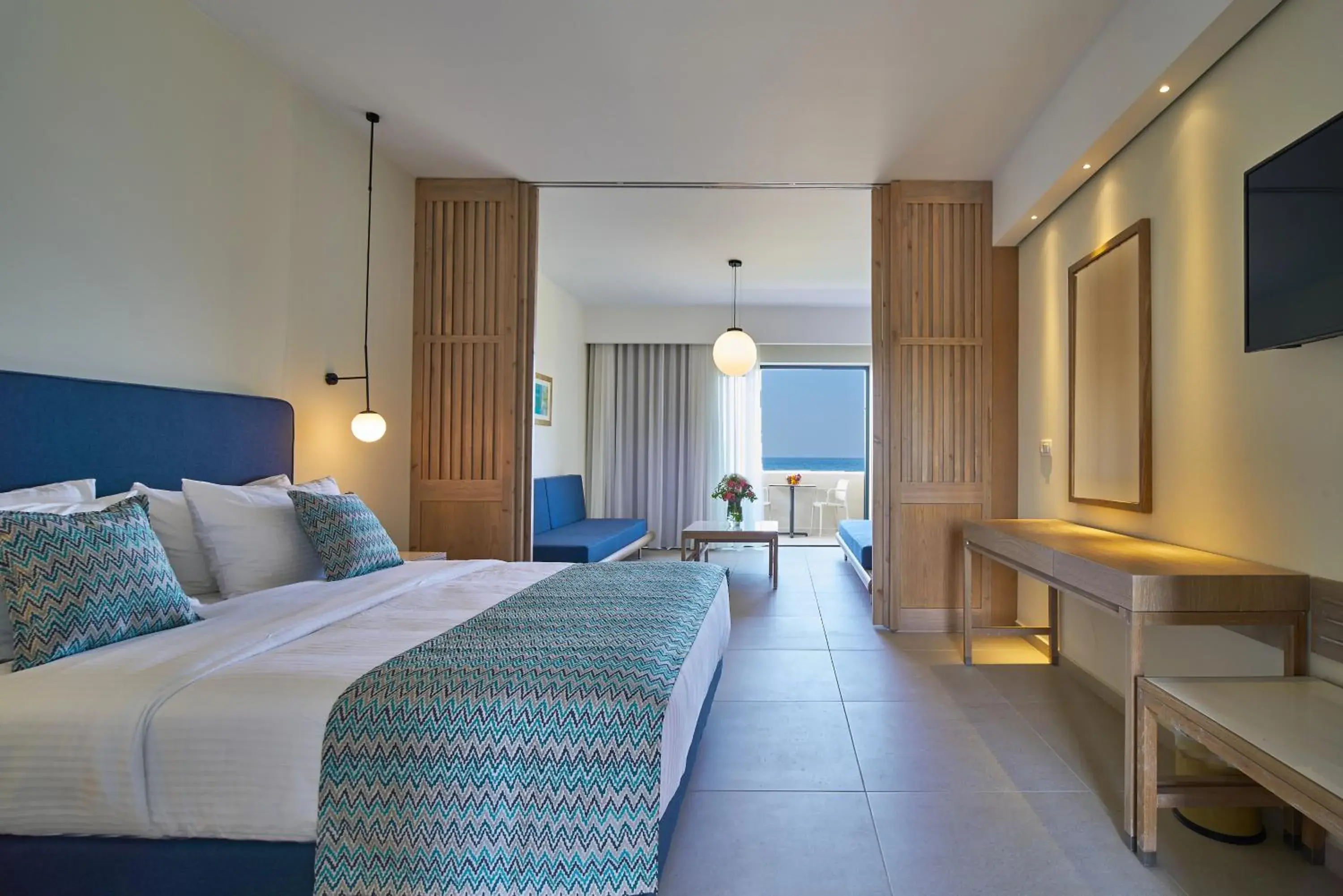 Junior Family Suite with Sea View in Silver Beach Hotel & Apartments Junior Family Suite with Sea View in Silver Beach Hotel & Apartments