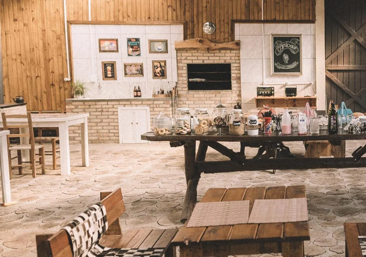 Restaurant/places to eat in Pousada Recanto do Lago