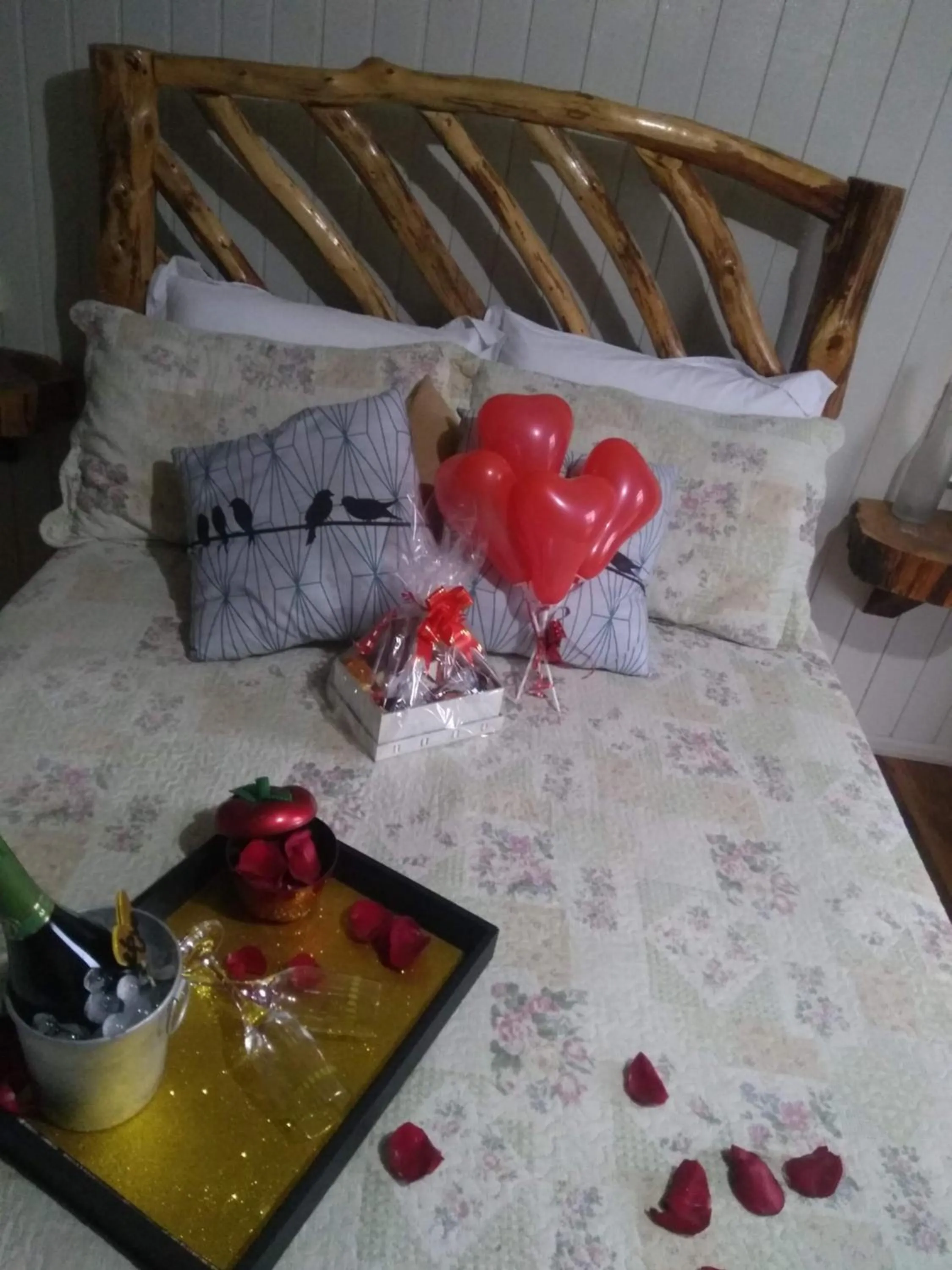 Food and drinks, Bed in Pousada Recanto do Lago