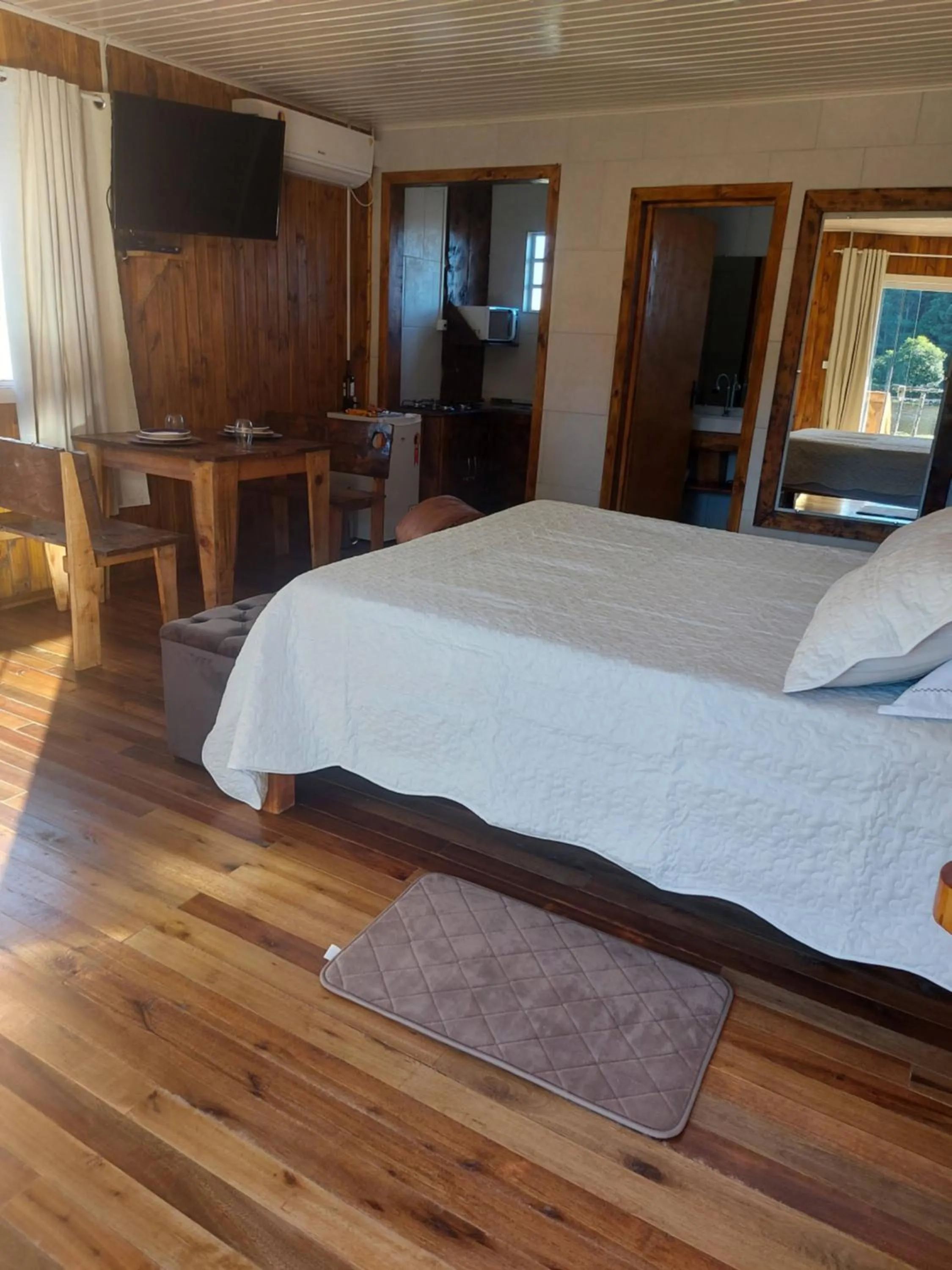 Photo of the whole room, Bed in Pousada Recanto do Lago