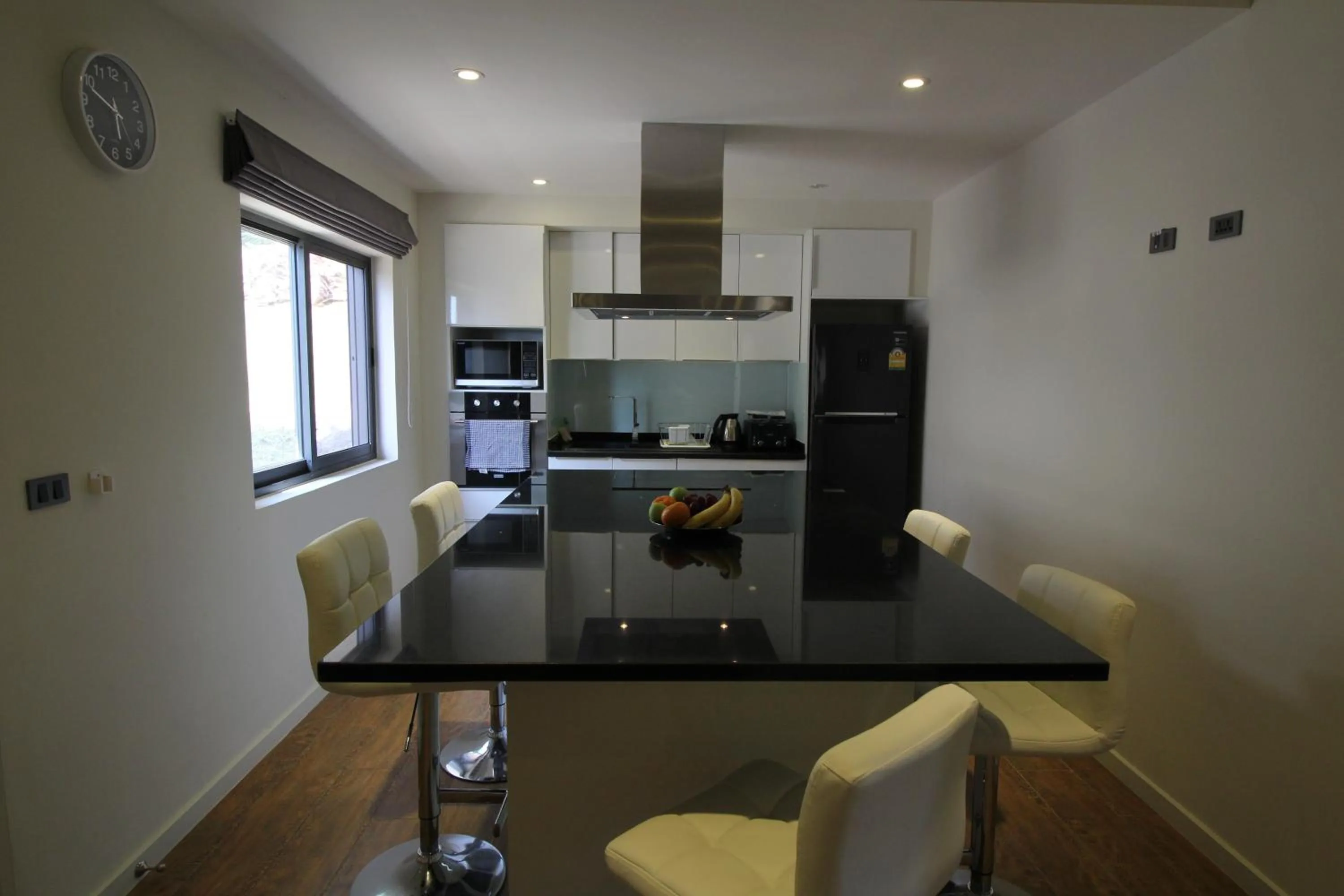 Kitchen or kitchenette in Baan Seaview Holiday Villas