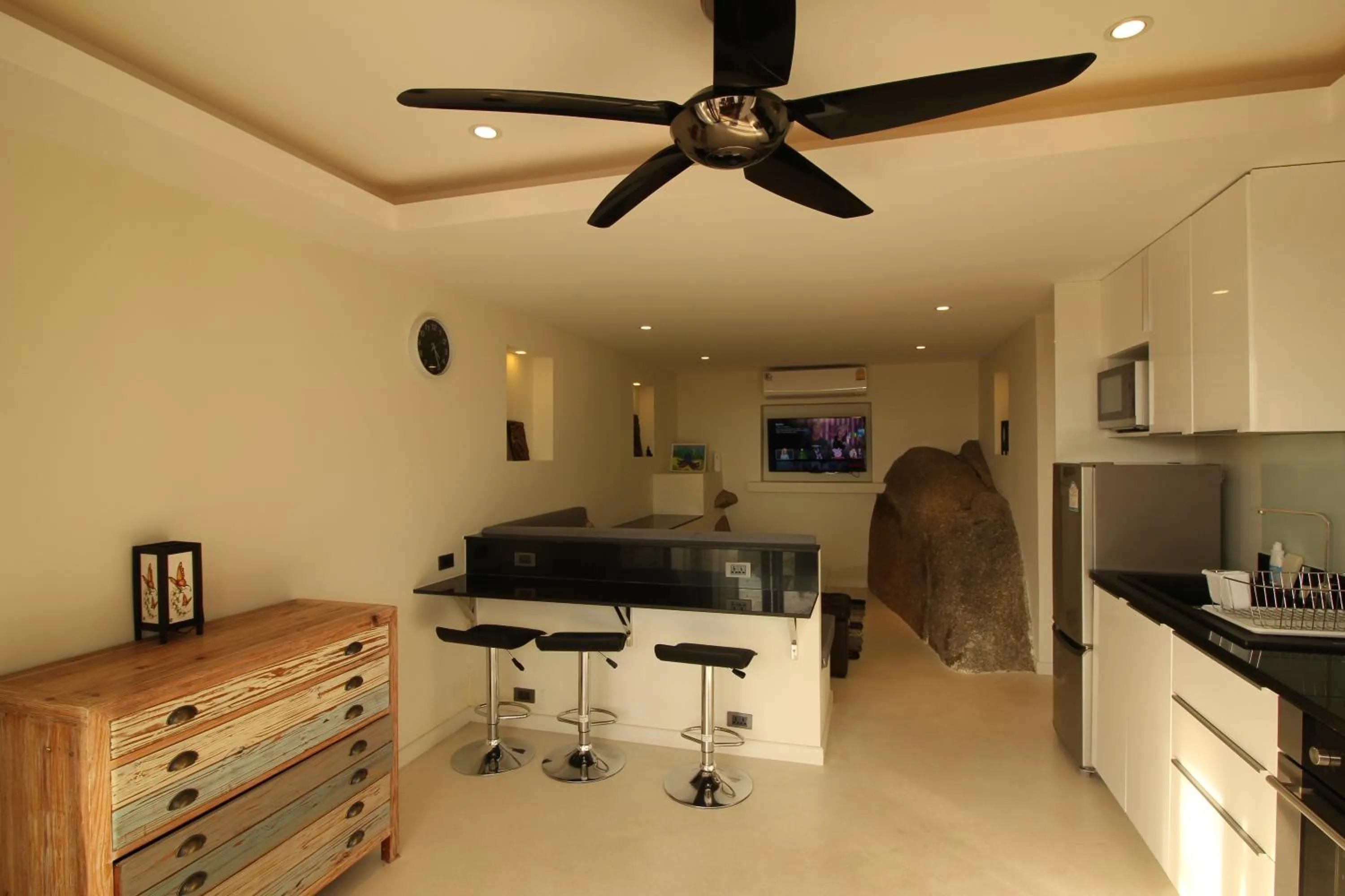 Kitchen or kitchenette in Baan Seaview Holiday Villas