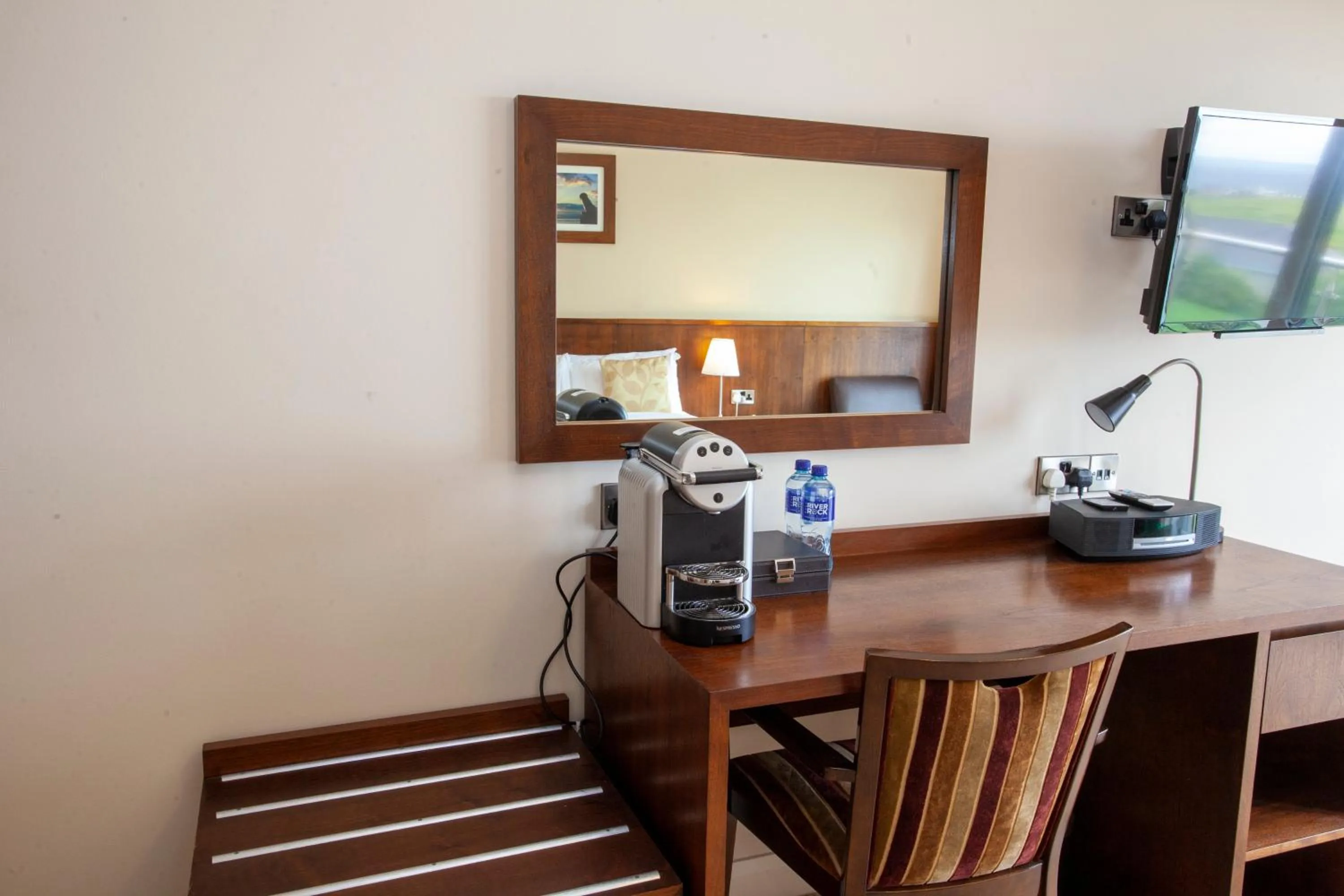 Strandhill Lodge and Suites Boutique Hotel