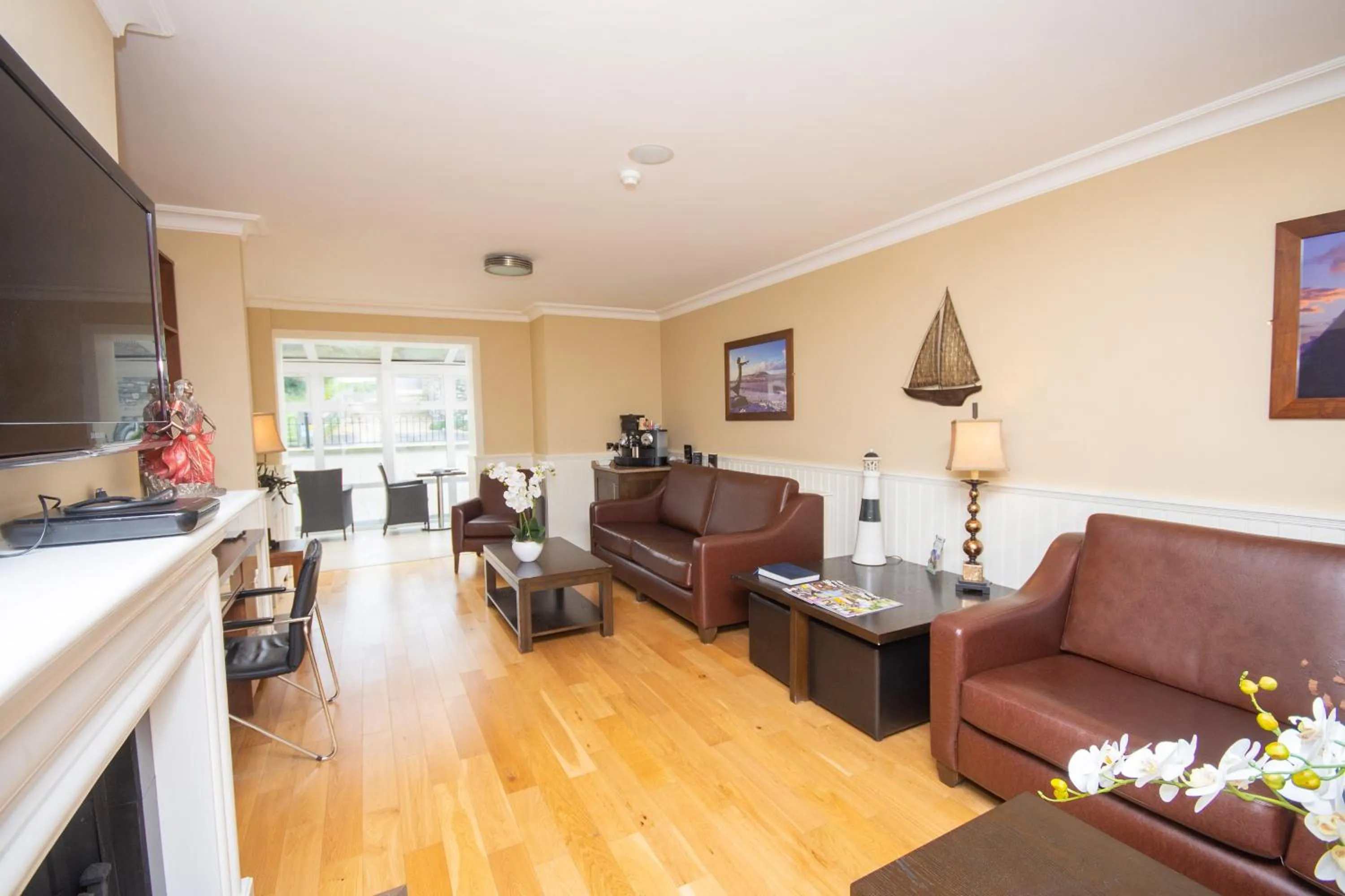 Strandhill Lodge and Suites Boutique Hotel
