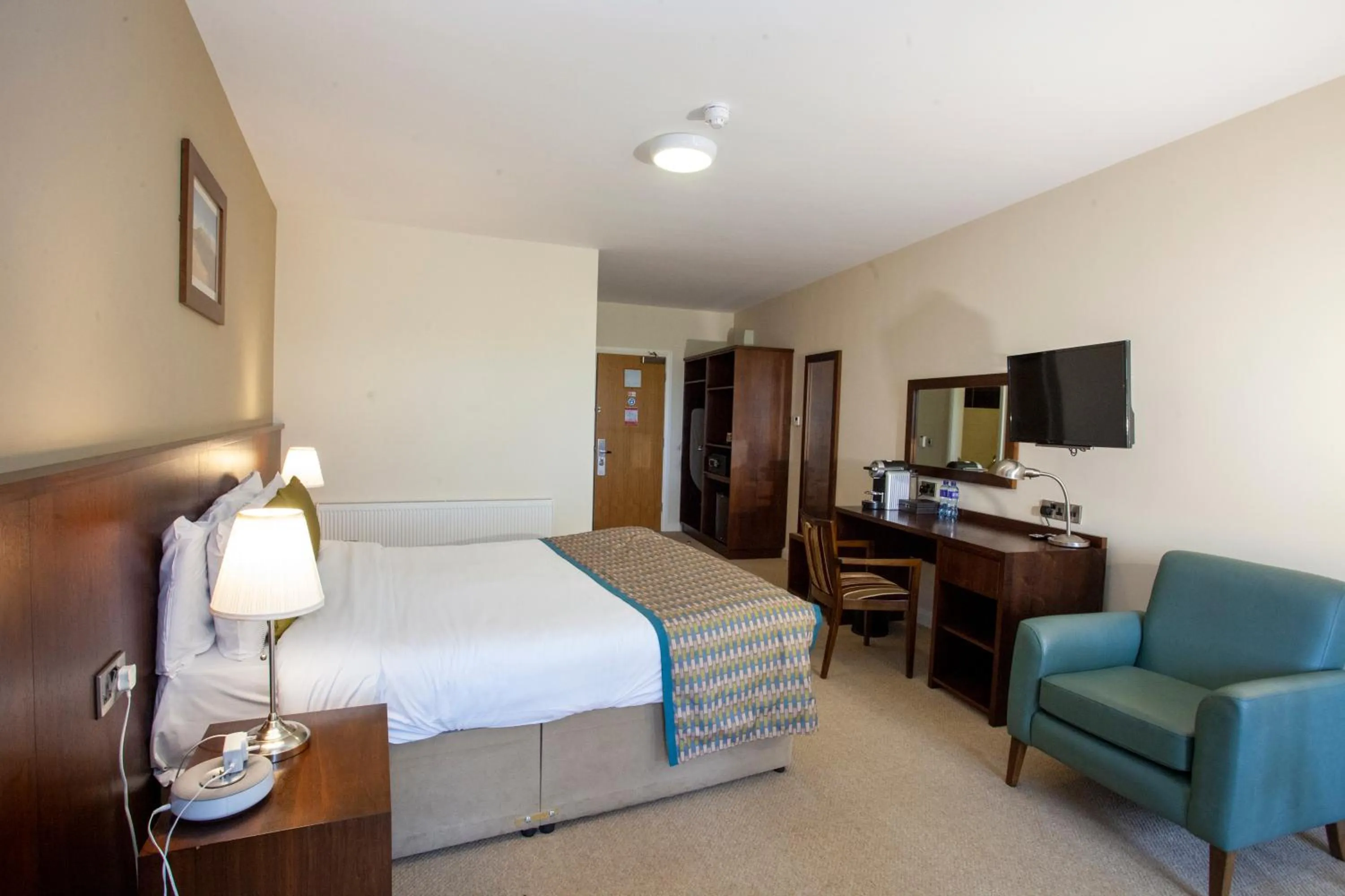 Bed in Strandhill Lodge and Suites Boutique Hotel