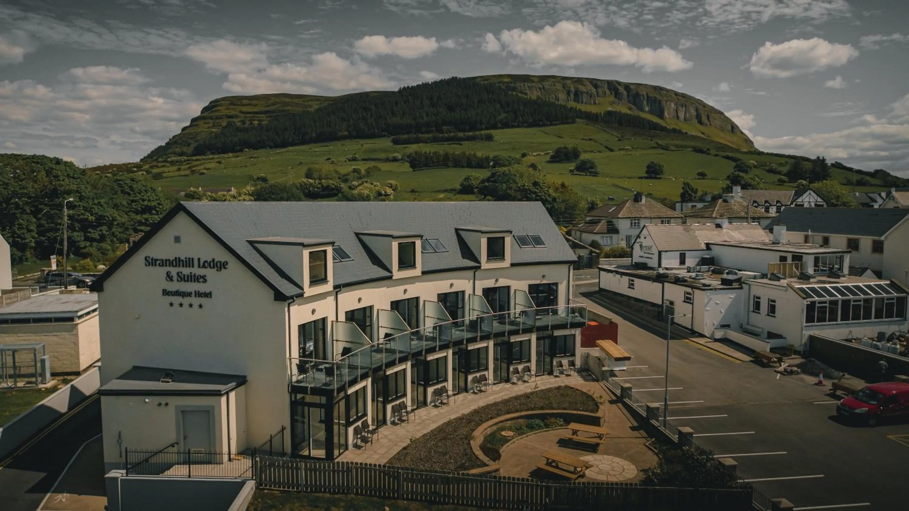 Strandhill Lodge and Suites Boutique Hotel