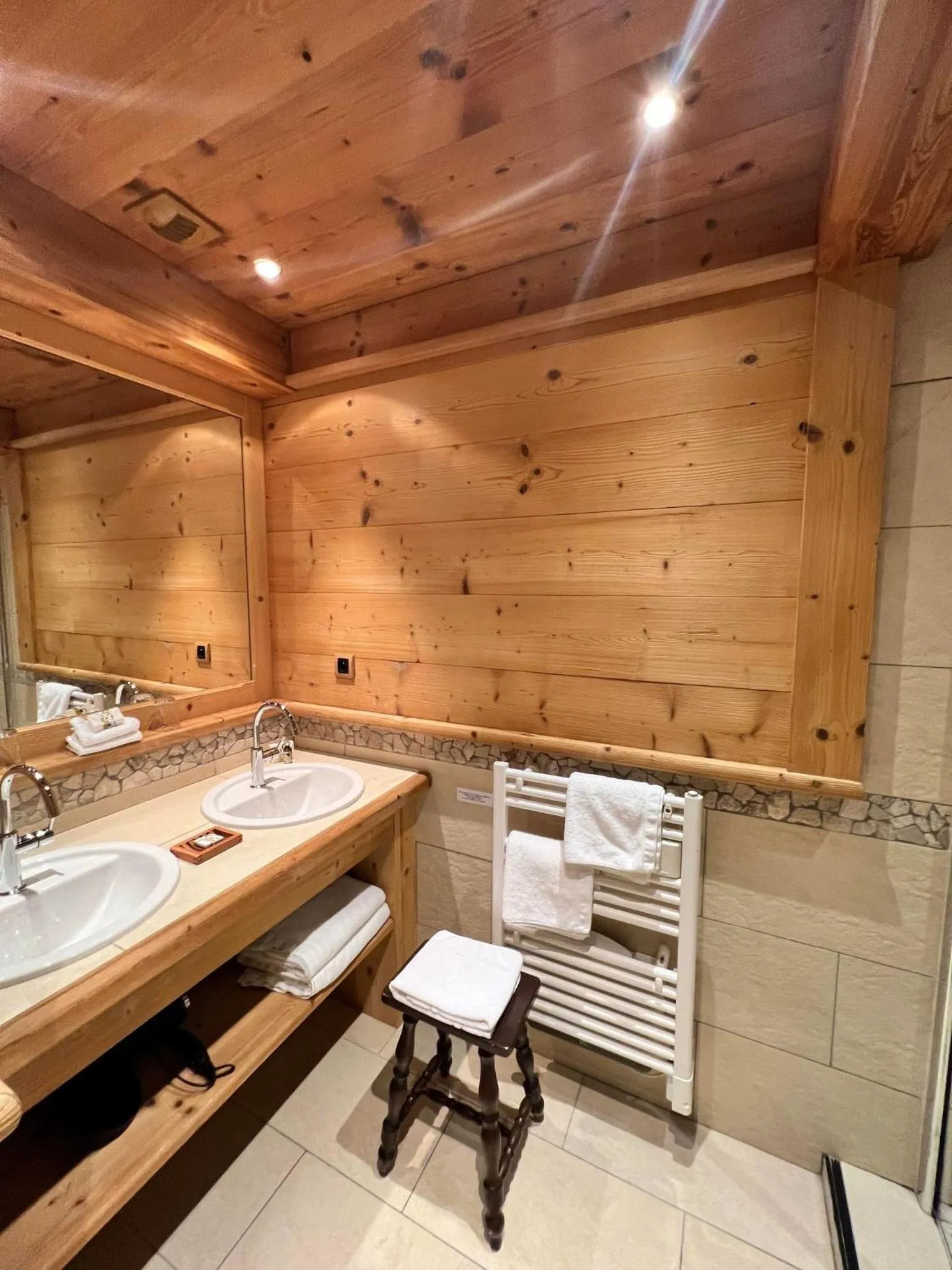 Bathroom in Hôtel-Restaurant Les Bas-Rupts, Singuliers Hôtel