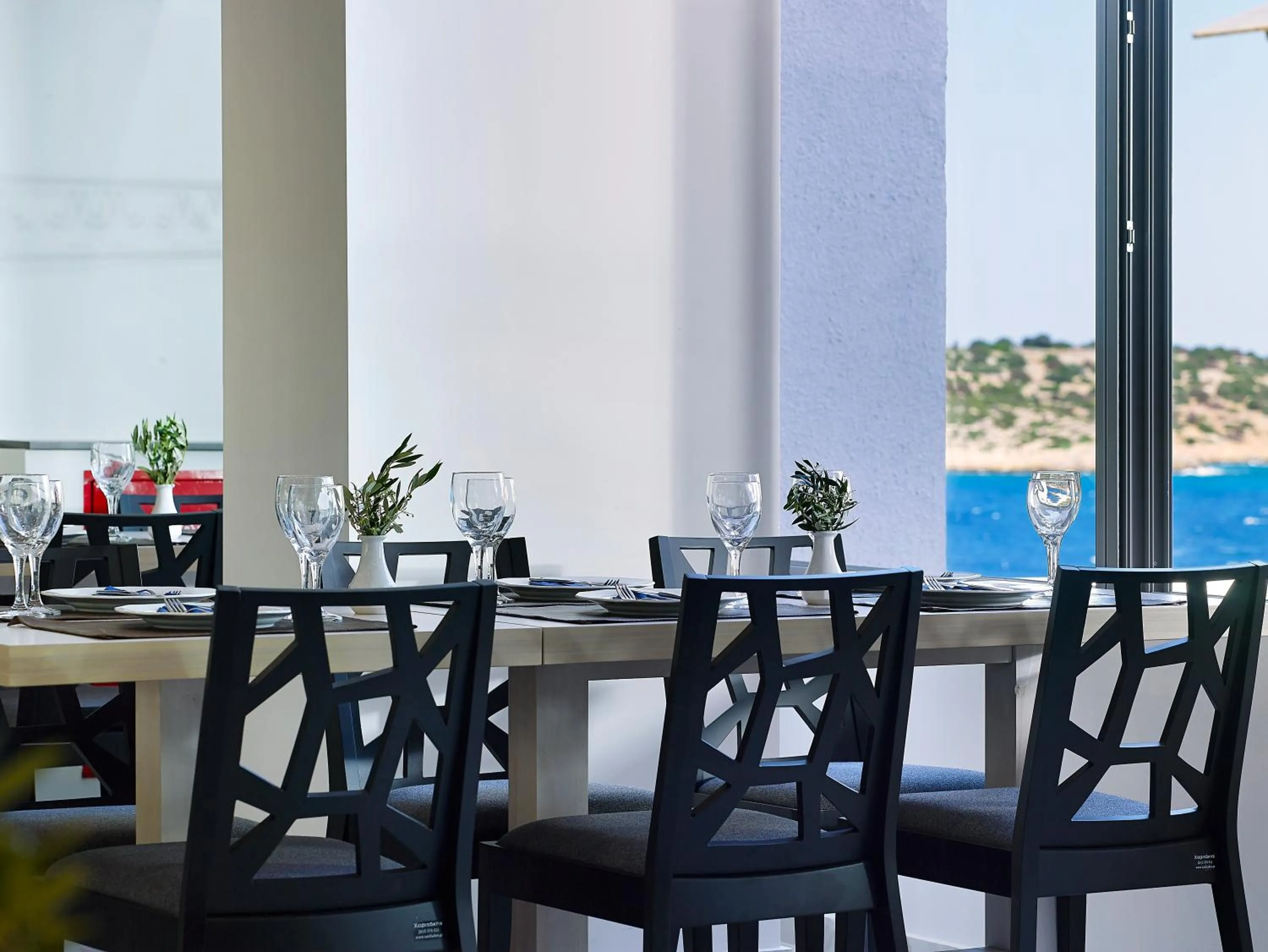 Restaurant/places to eat in Mistral Bay Hotel