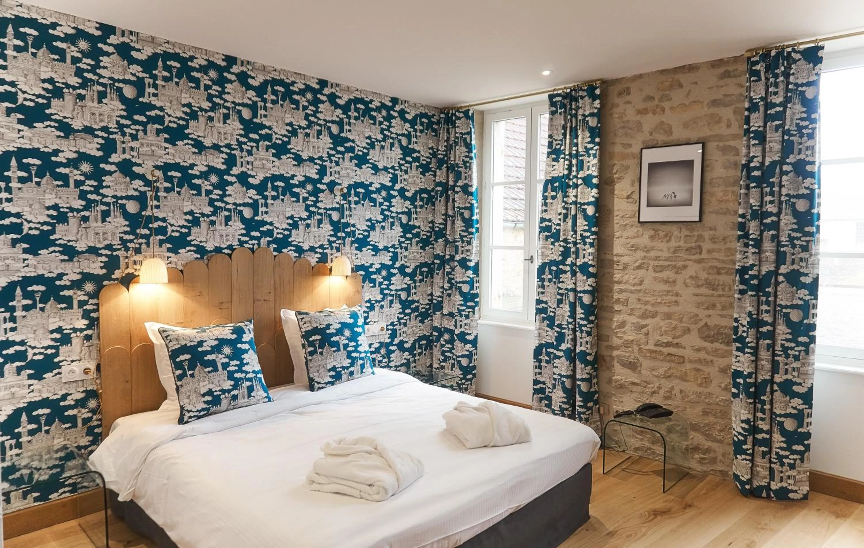 Bedroom, Bed in Castel de Très Girard - Hotel & Restaurant - Teritoria