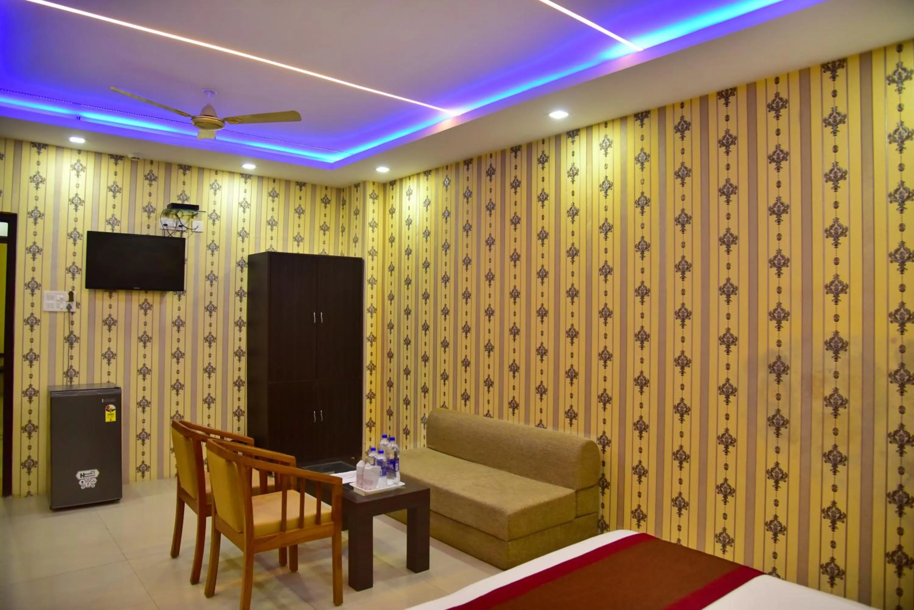 Bed in Hotel Nexus l Hotels In Charbagh Lucknow