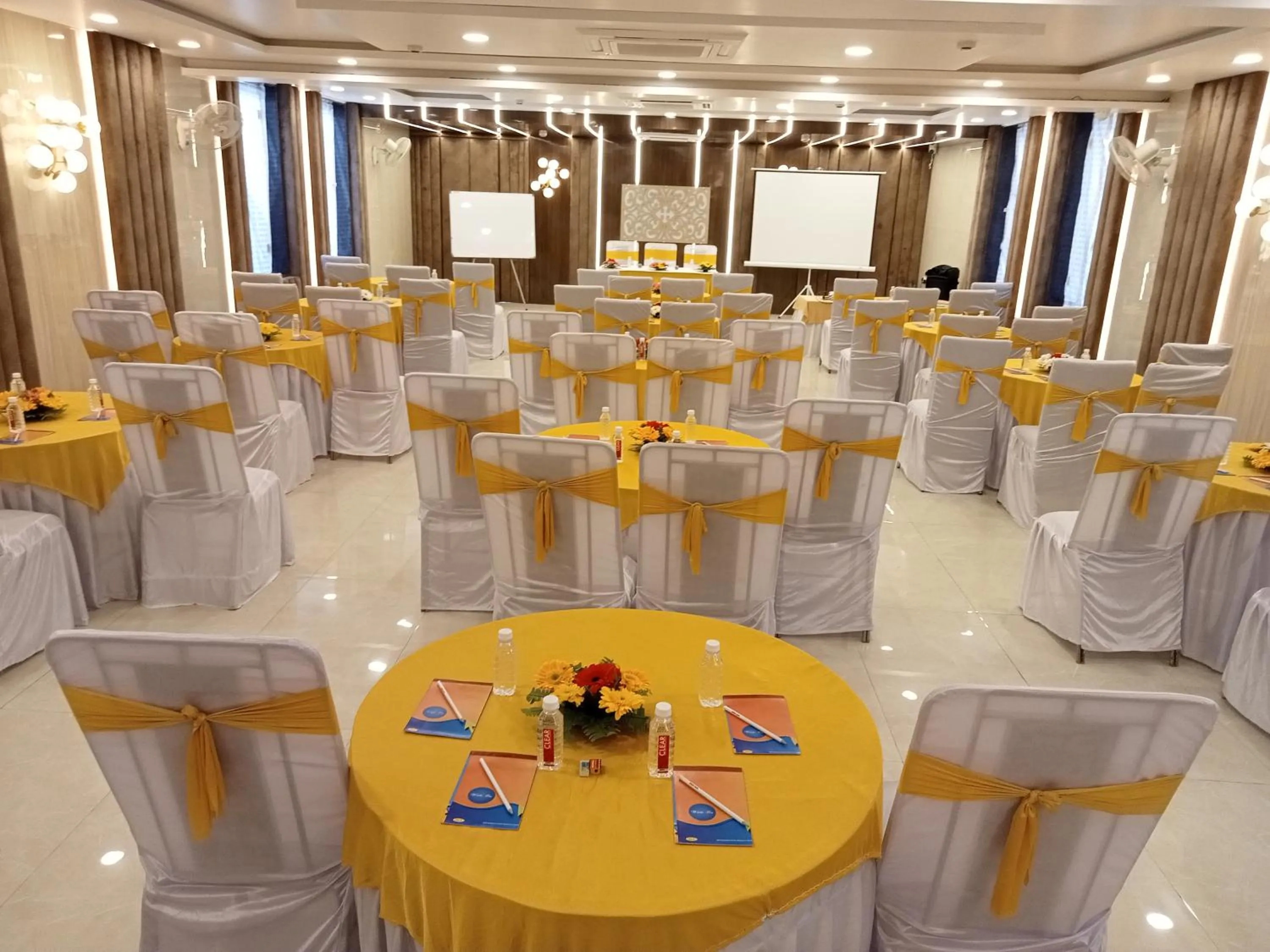 Banquet/Function facilities in Hotel Nexus l Hotels In Charbagh Lucknow