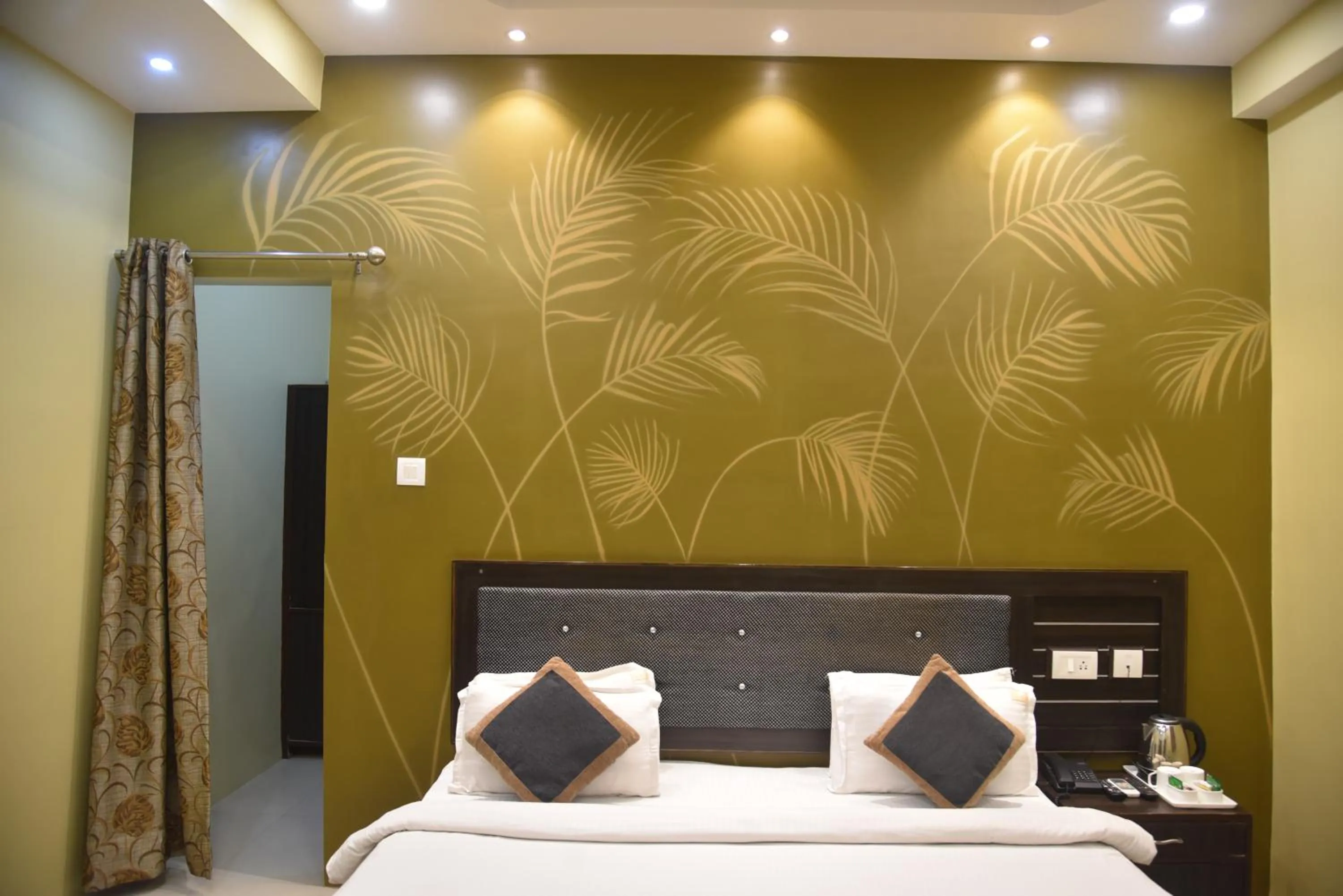 Bed in Hotel Nexus l Hotels In Charbagh Lucknow