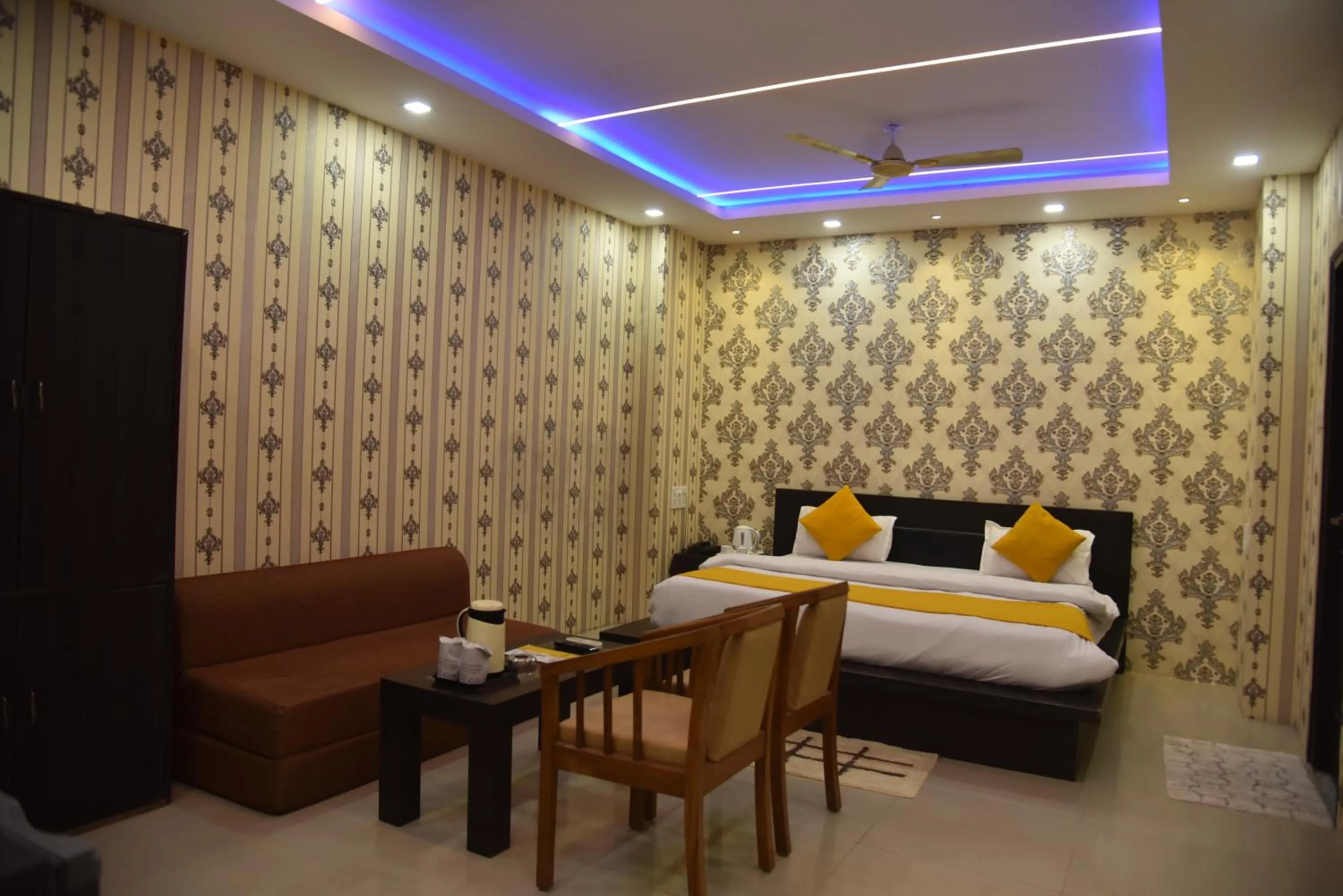 Bed in Hotel Nexus l Hotels In Charbagh Lucknow