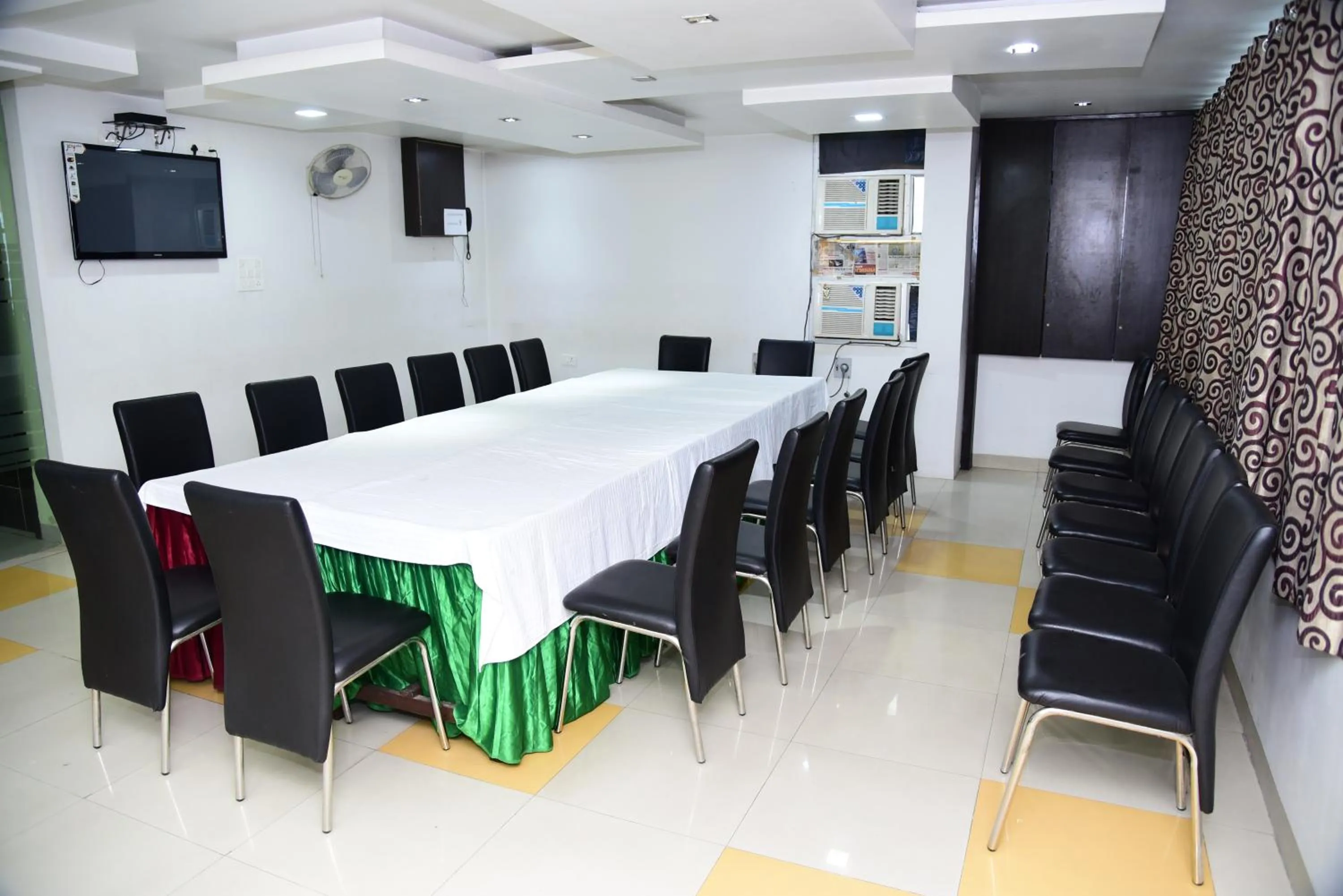 Business facilities in Hotel Nexus l Hotels In Charbagh Lucknow