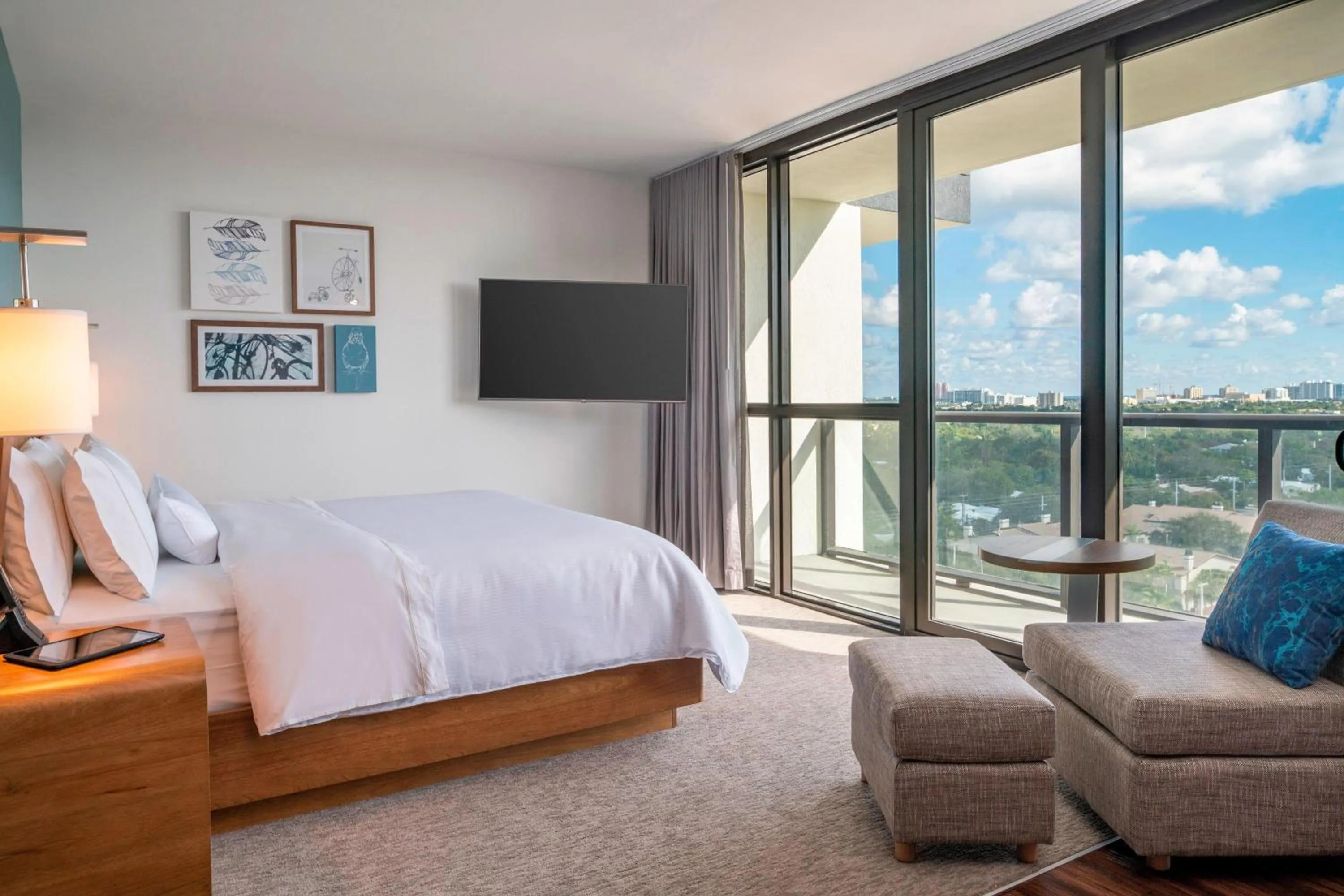 Photo of the whole room, Bed in Element Fort Lauderdale Downtown