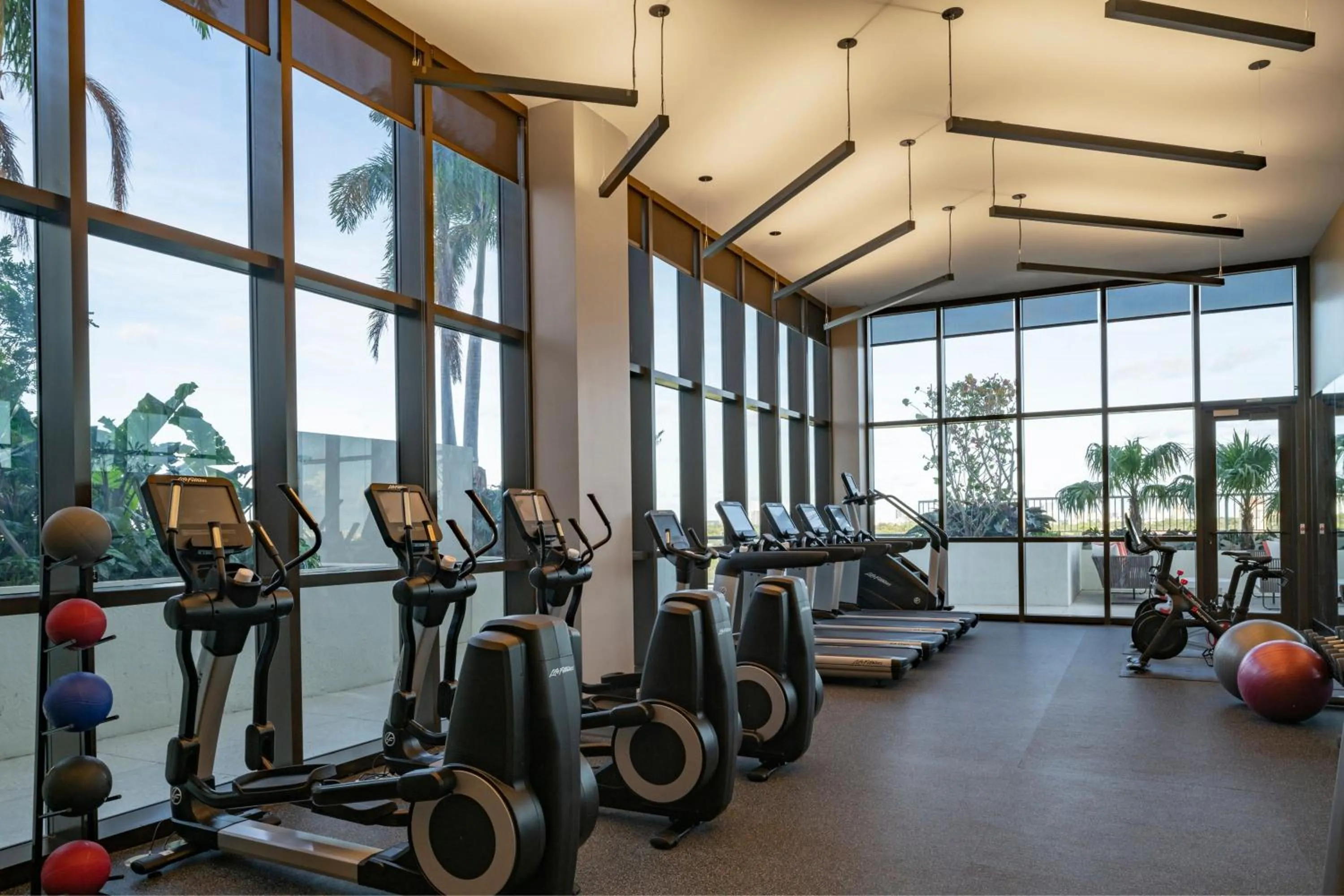 Fitness centre/facilities in Element Fort Lauderdale Downtown