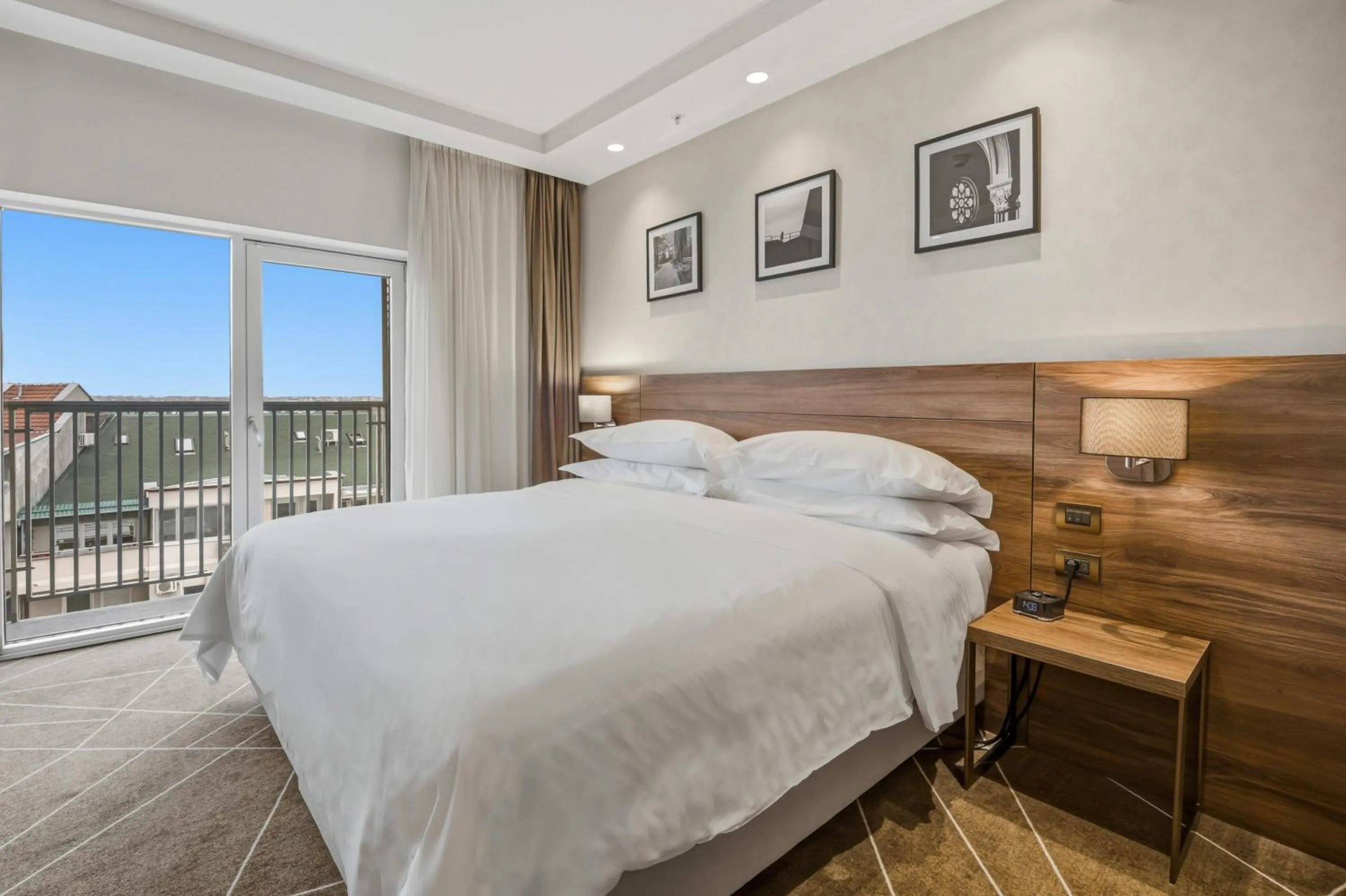 Bed in Sheraton Novi Sad