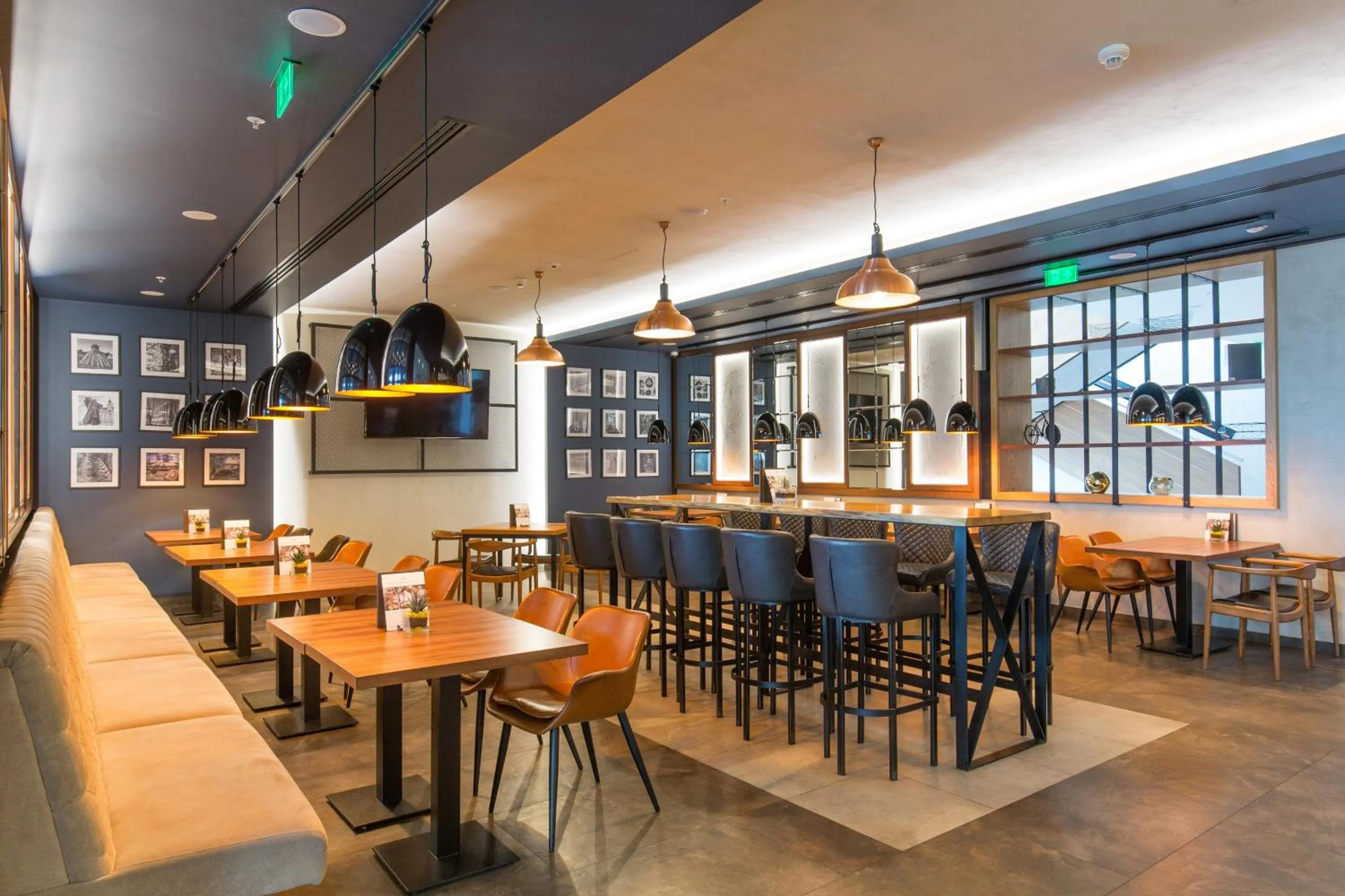 Lounge or bar in Sheraton Novi Sad