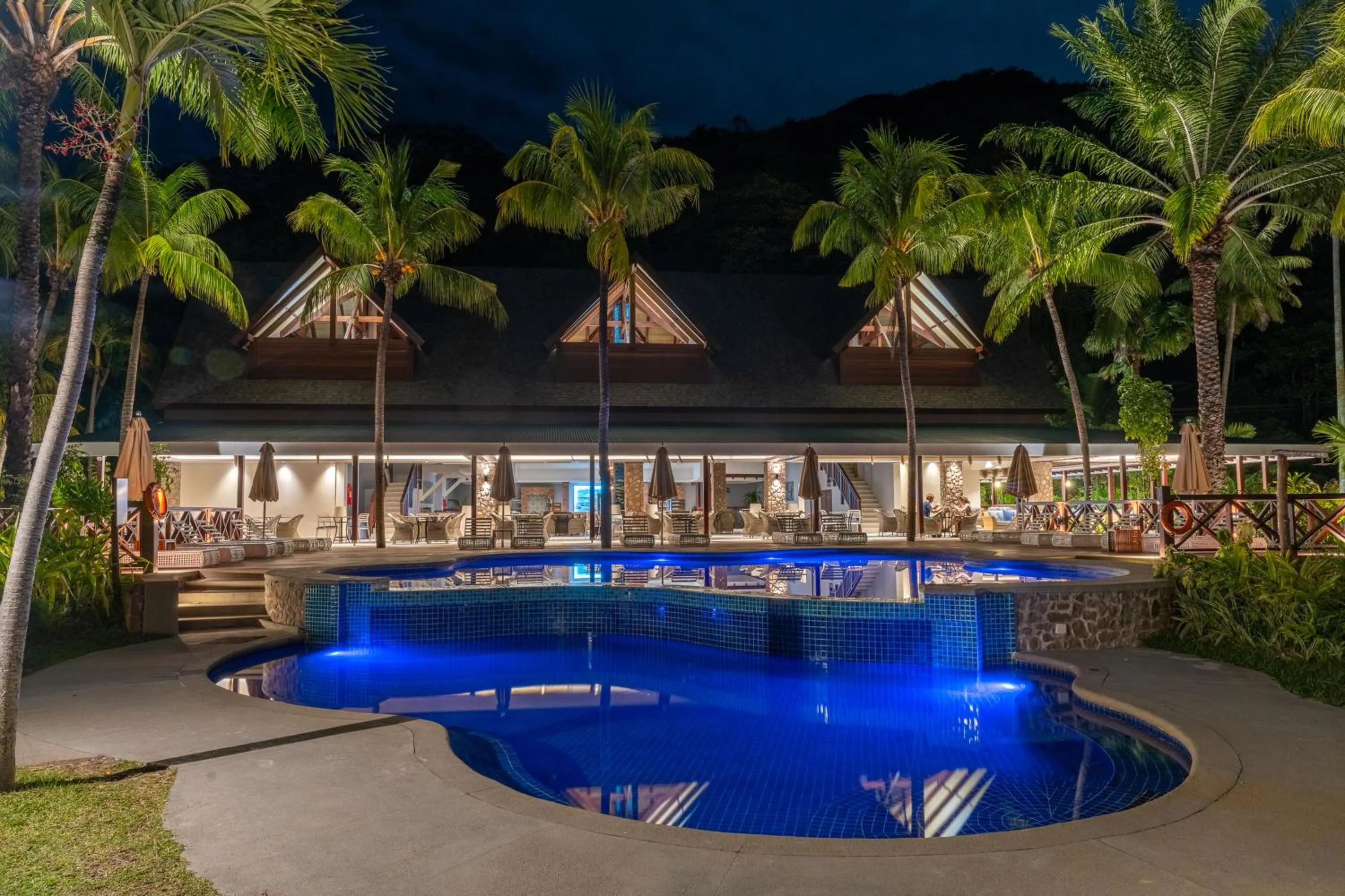 Property building in Paradise Sun Hotel Seychelles