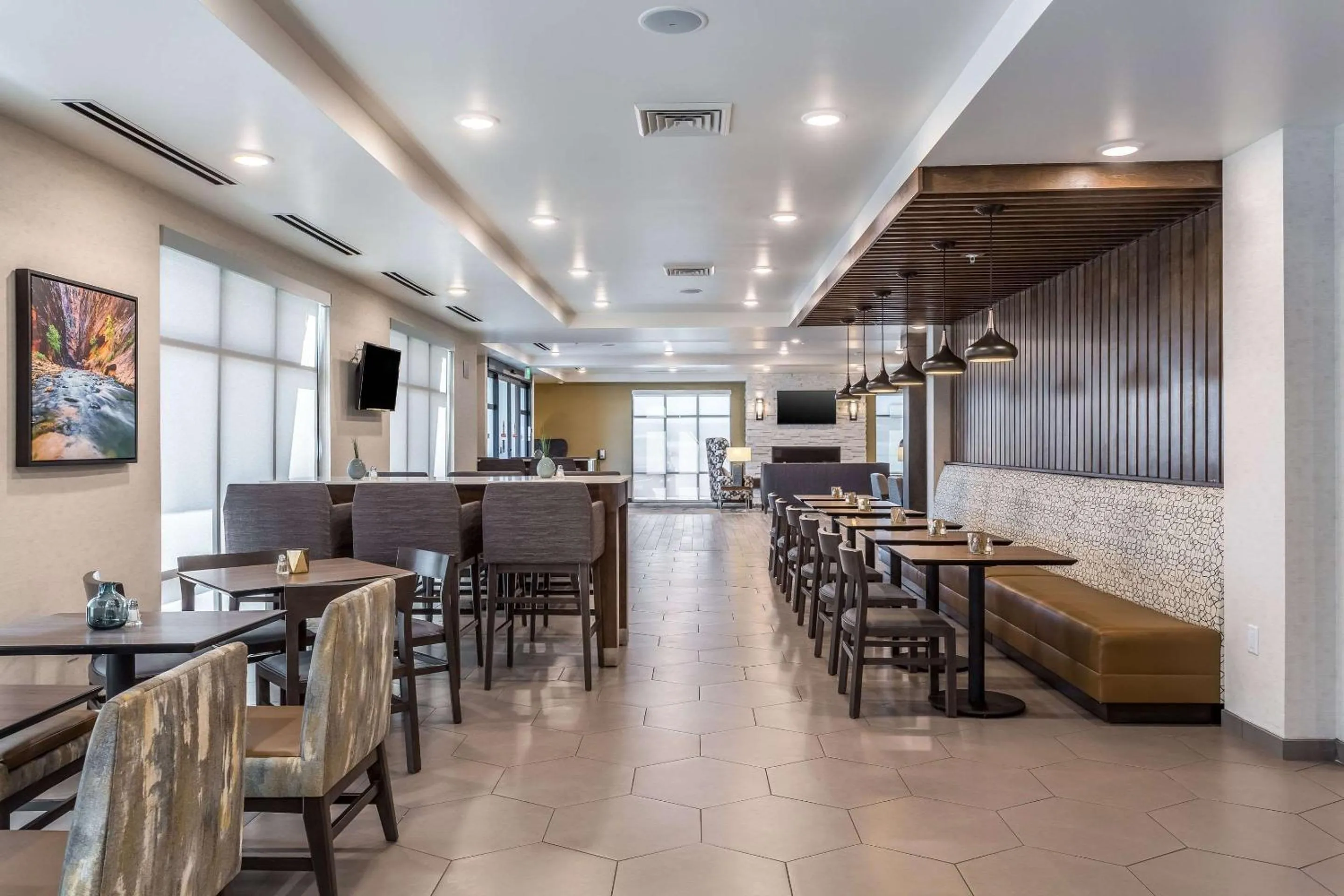Restaurant/places to eat in Comfort Inn & Suites Salt Lake City Airport