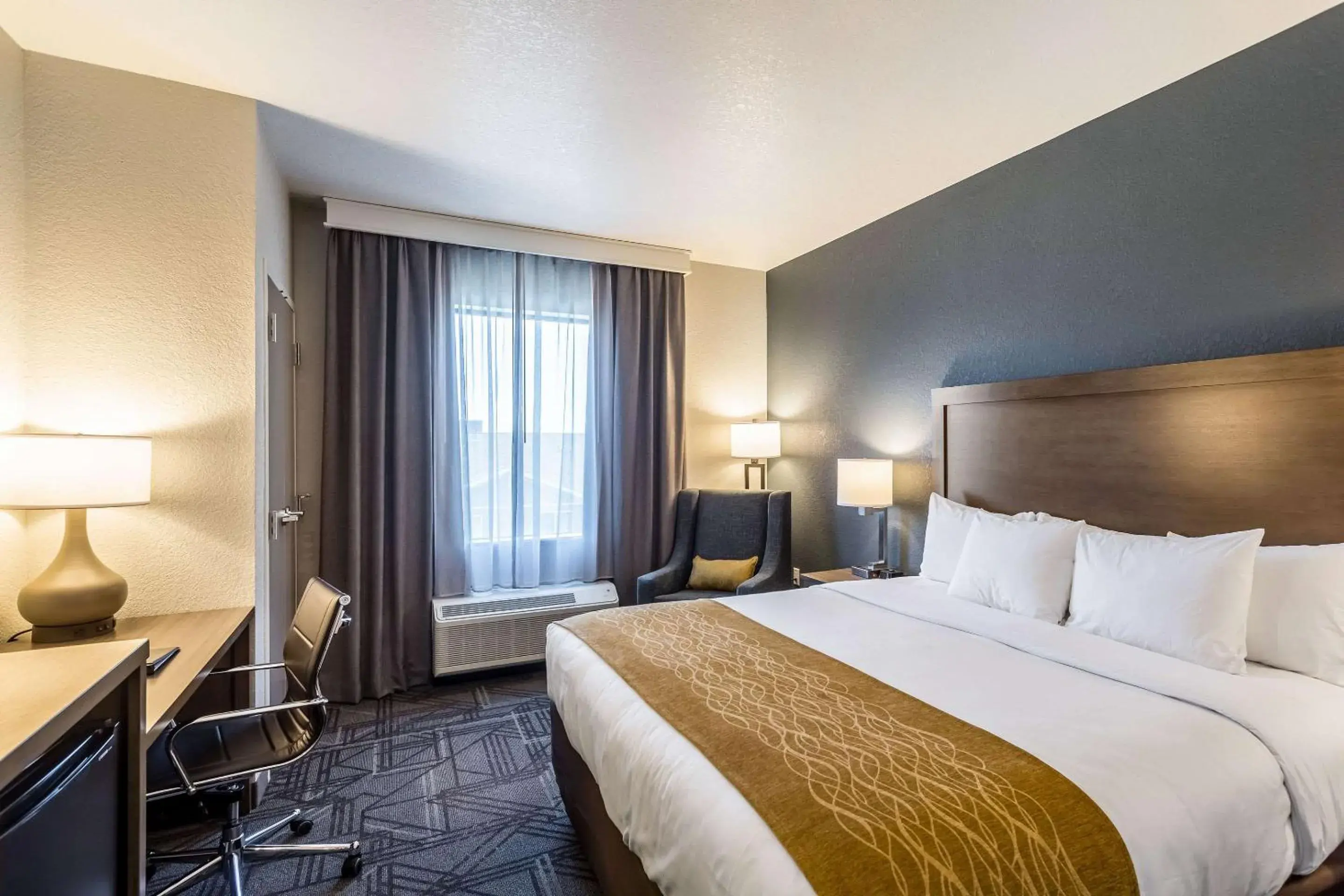 King Room - Hearing Accessible /Non-Smoking in Comfort Inn & Suites Salt Lake City Airport King Room - Hearing Accessible /Non-Smoking in Comfort Inn & Suites Salt Lake City Airport