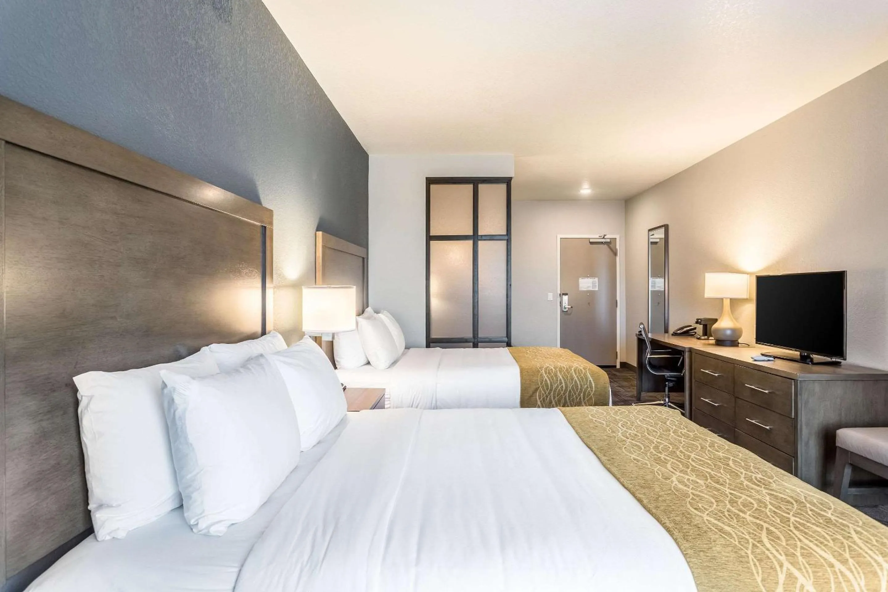 Bedroom, Bed in Comfort Inn & Suites Salt Lake City Airport