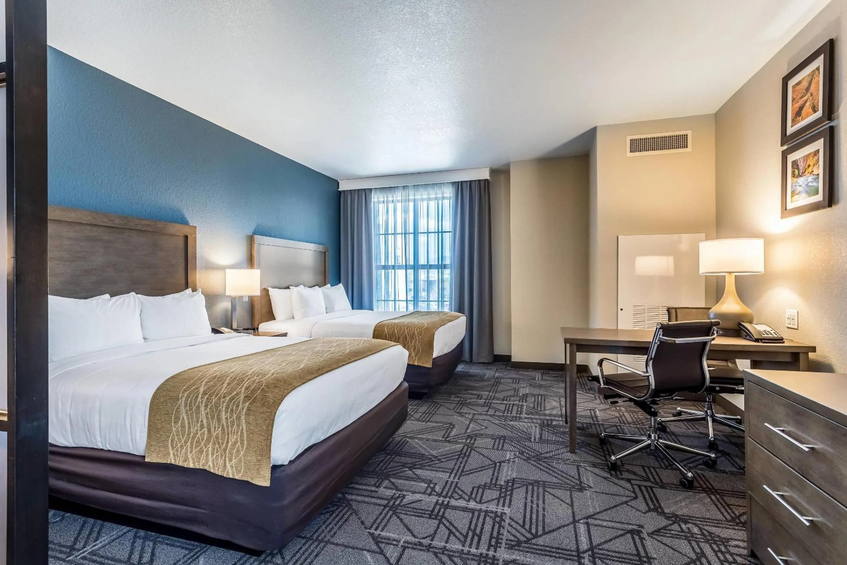 Bedroom, Bed in Comfort Inn & Suites Salt Lake City Airport