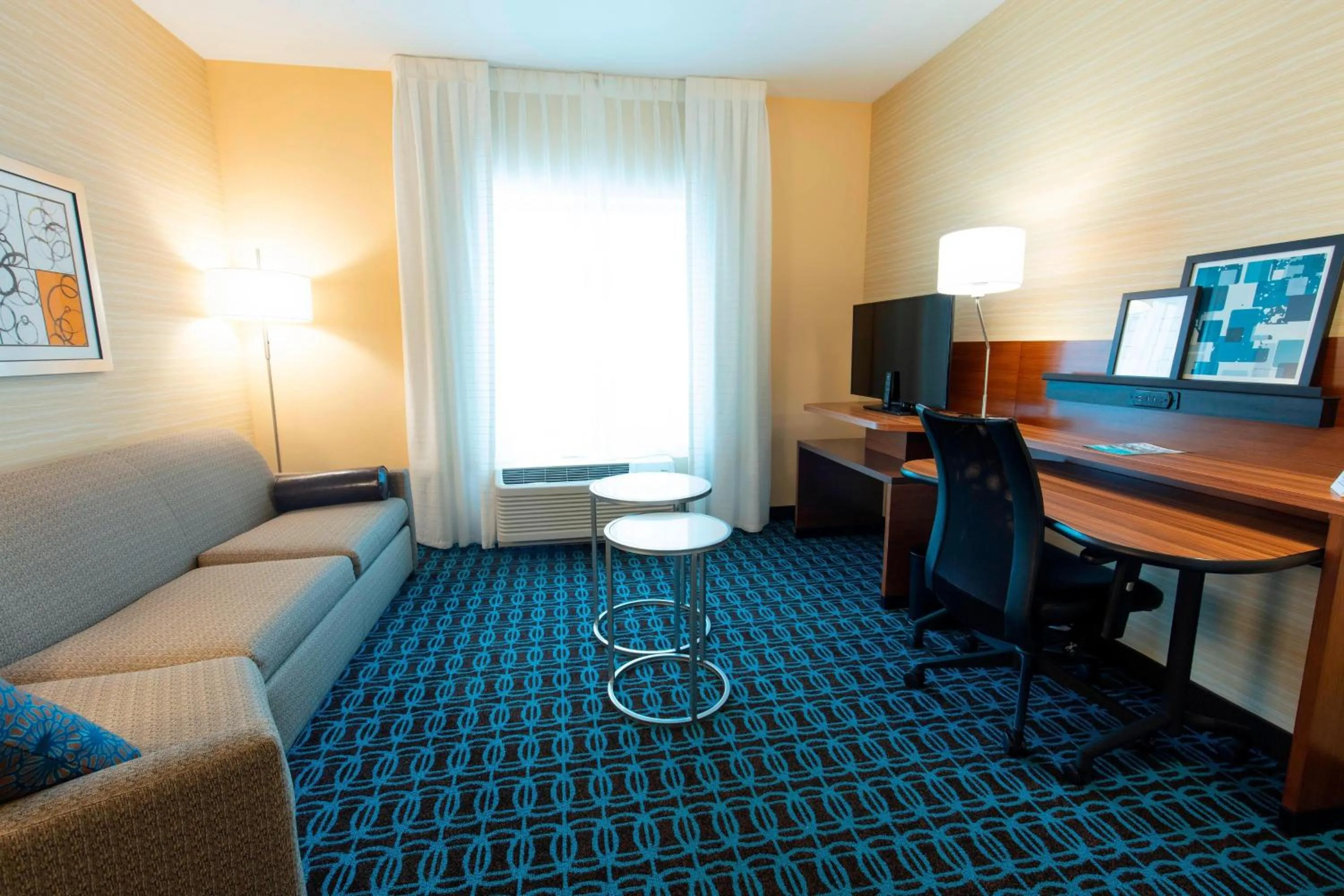 Living room in Fairfield Inn & Suites by Marriott Atlanta Woodstock
