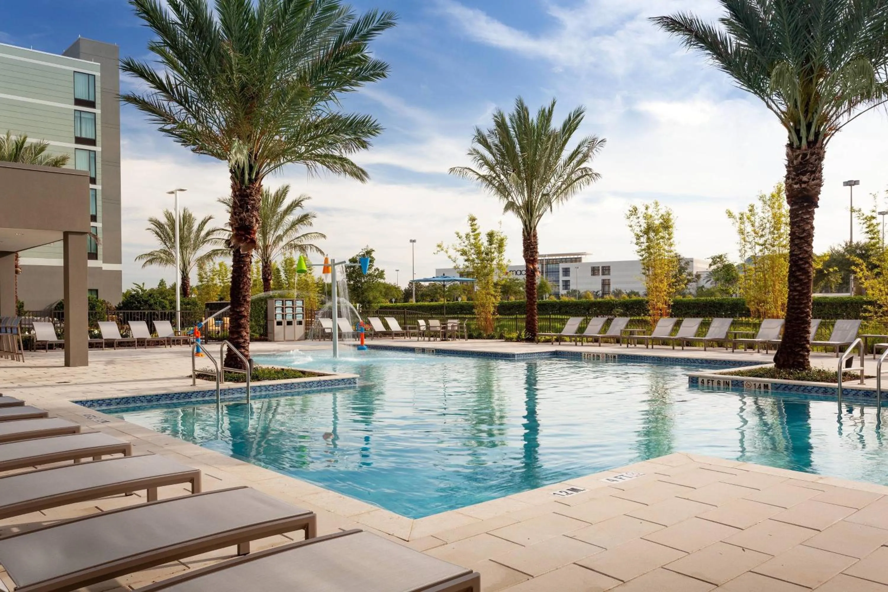 Swimming pool in SpringHill Suites by Marriott Orlando at Millenia