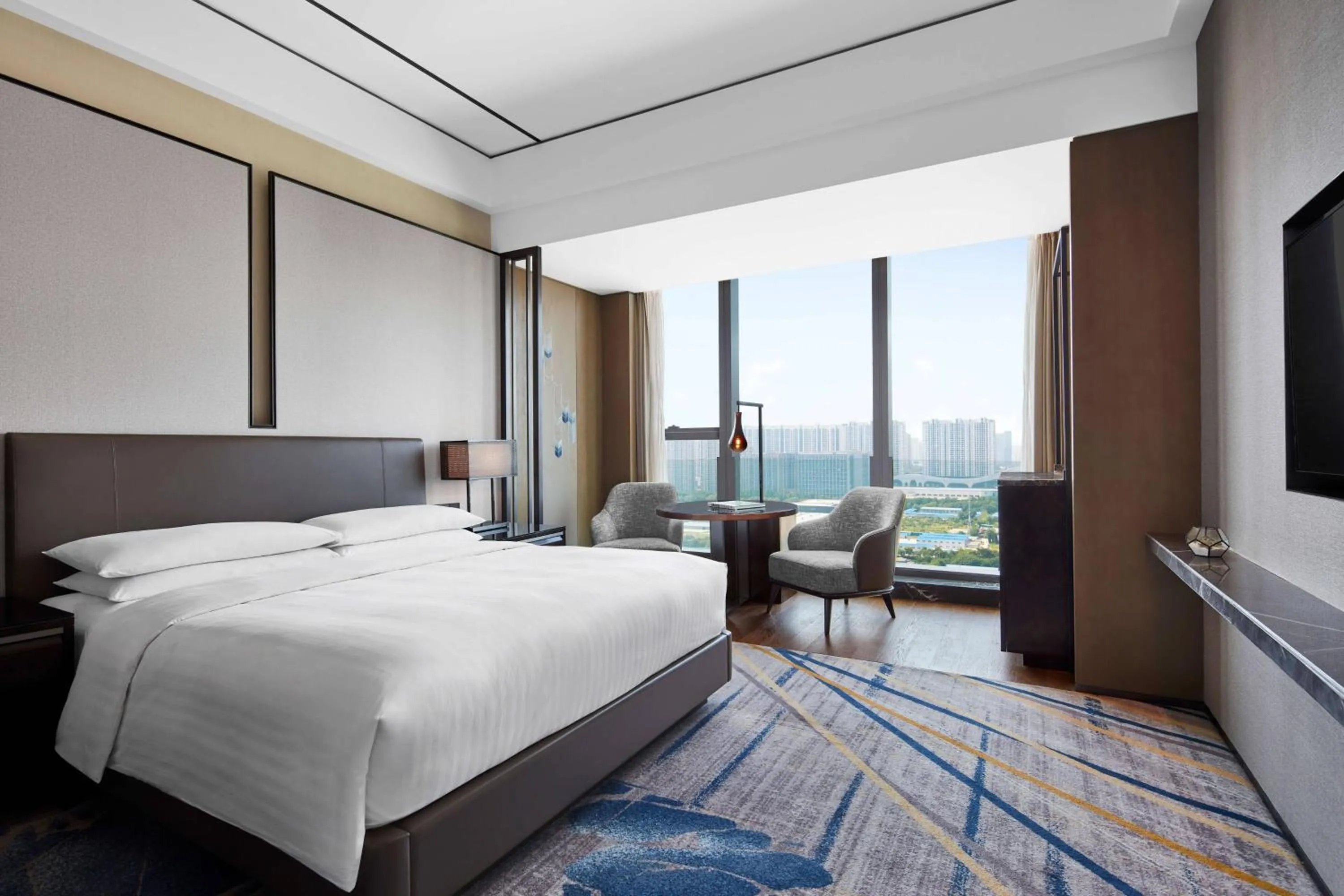 Photo of the whole room, Bed in Marriott Nanjing South Hotel