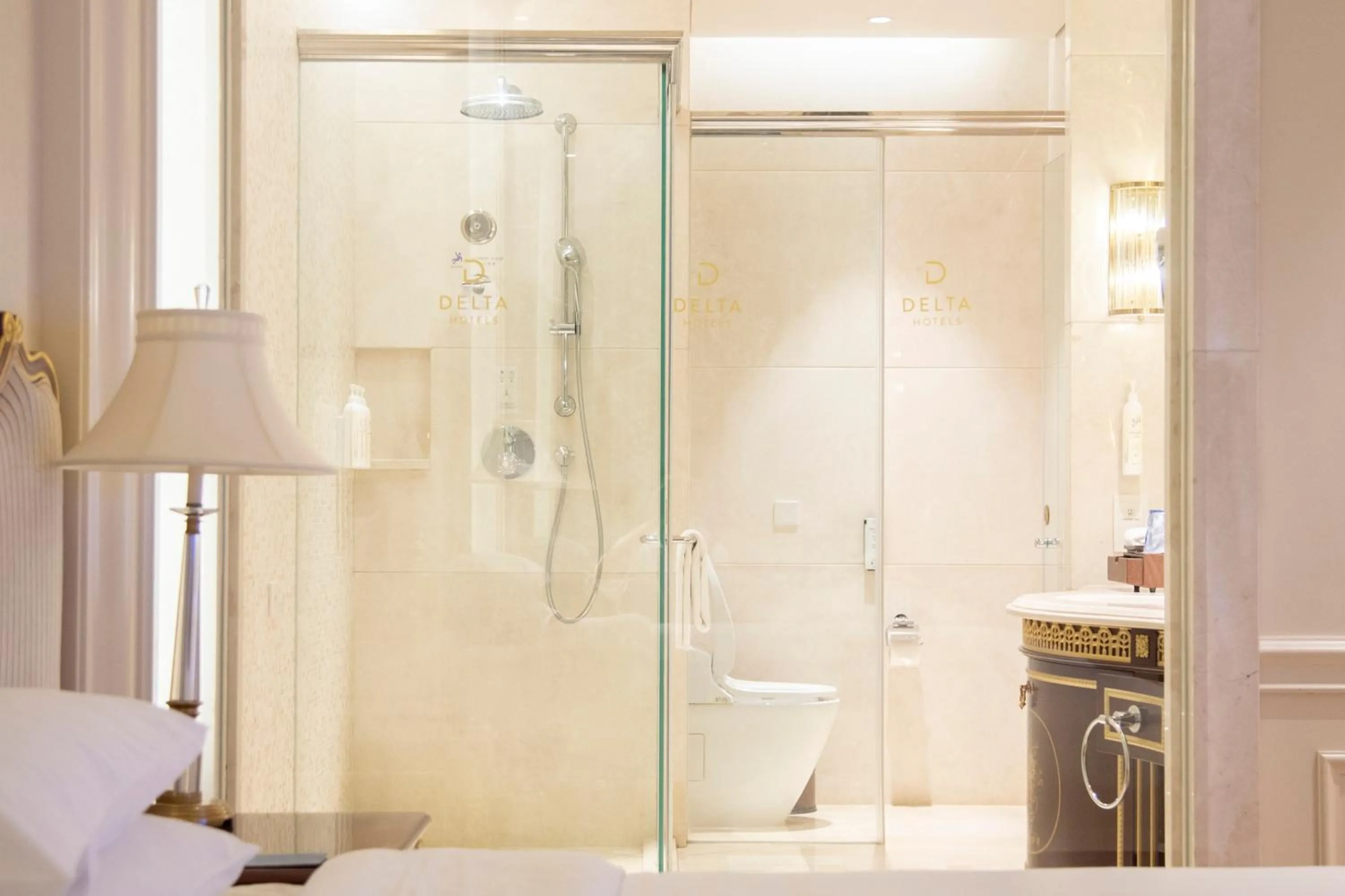 People in Delta Hotels by Marriott Shanghai Baoshan