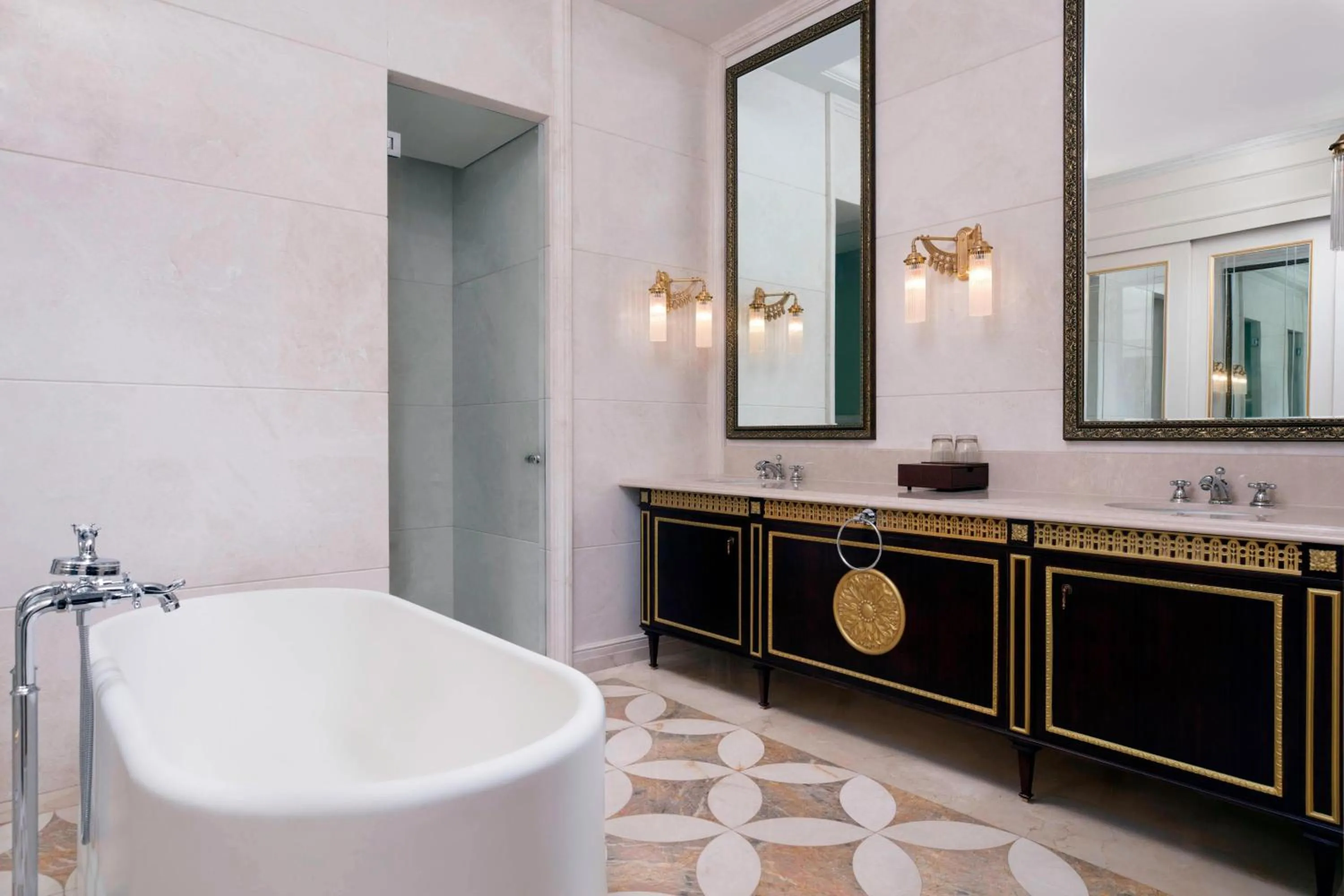 Bathroom in Delta Hotels by Marriott Shanghai Baoshan