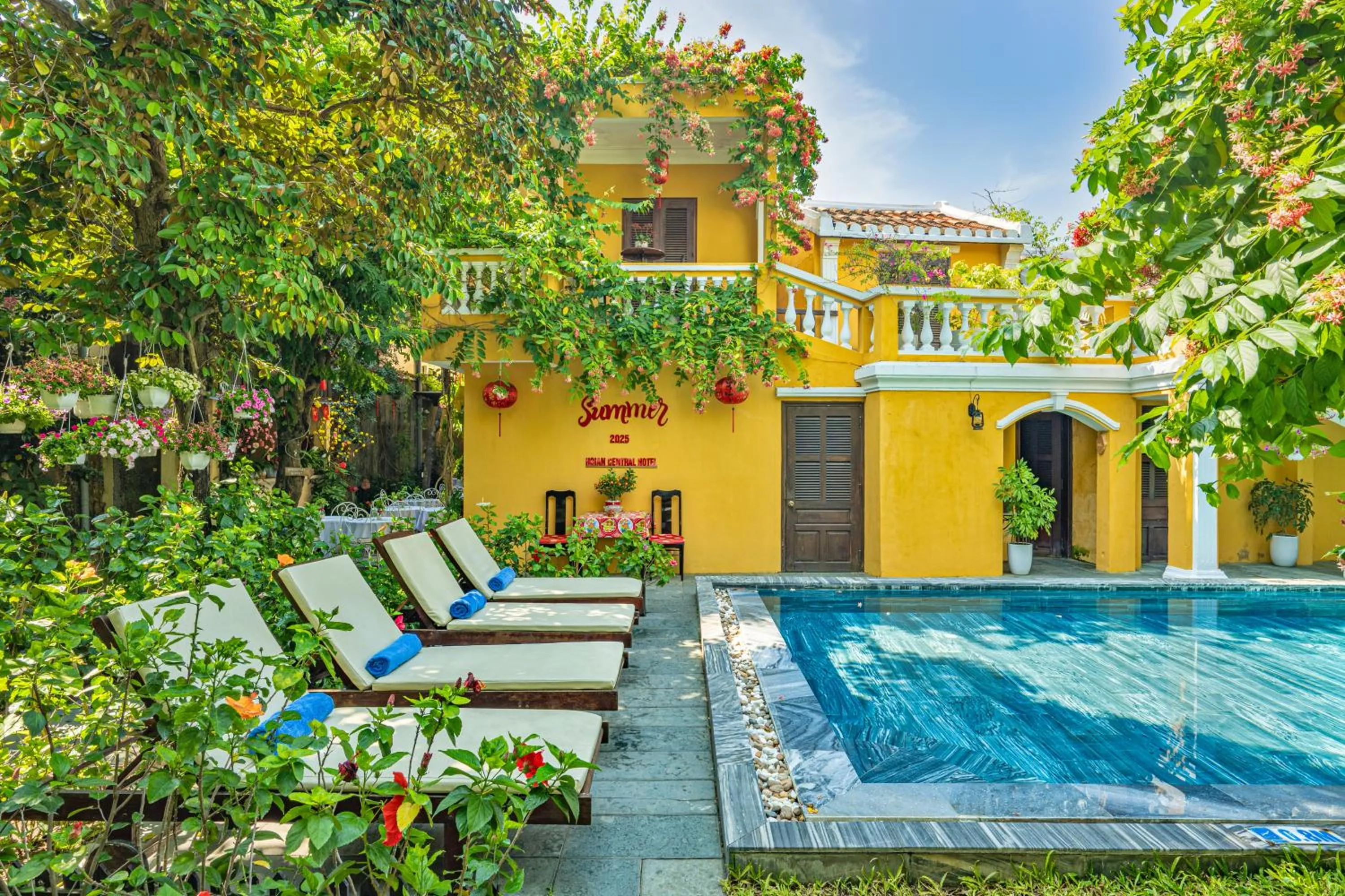 Swimming pool in Hoian Central Hotel