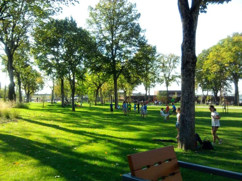 Property building in Les Chambres Hautes d'Anastasia