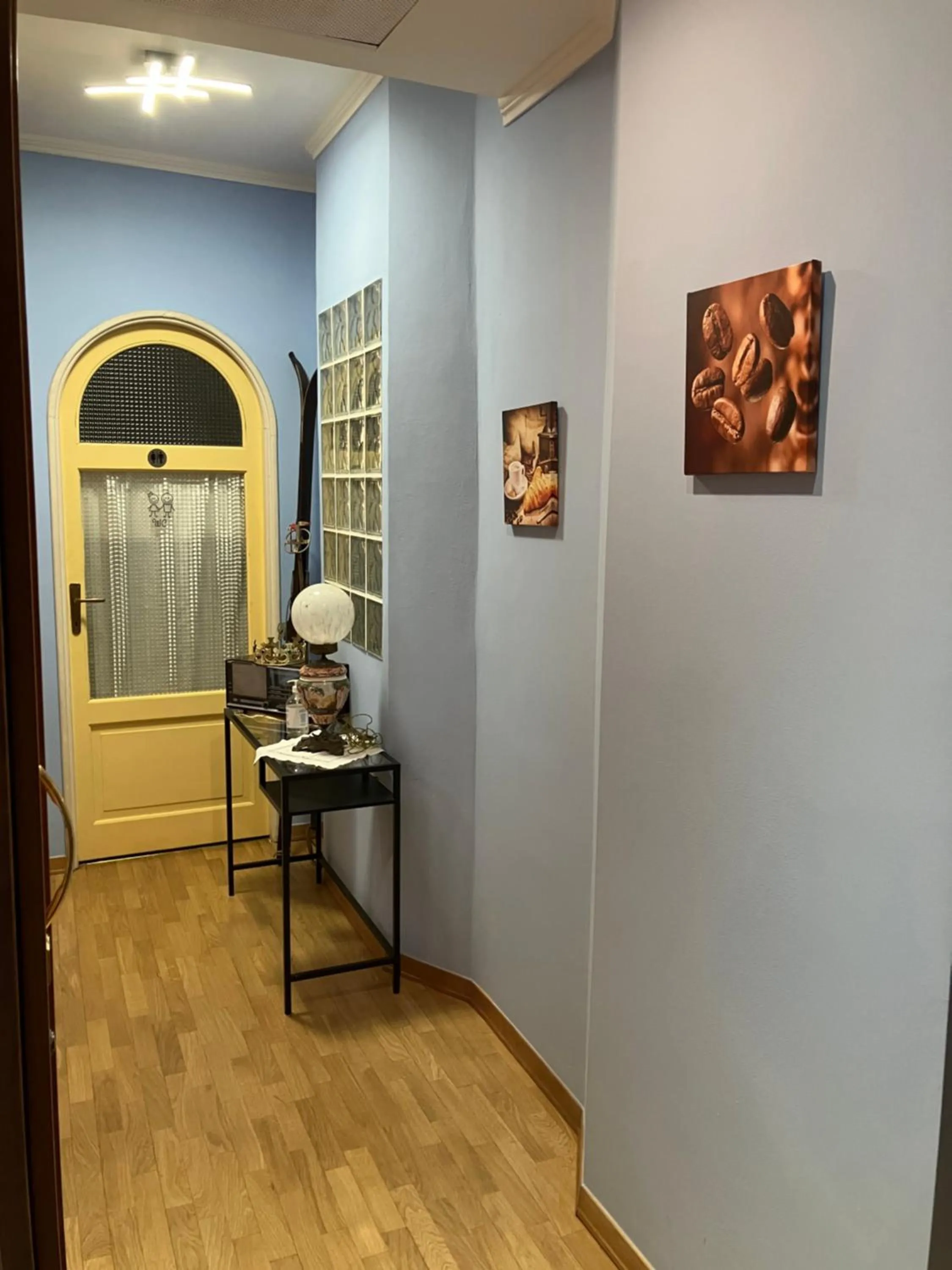 Breakfast in Hotel Saini with Air conditioning