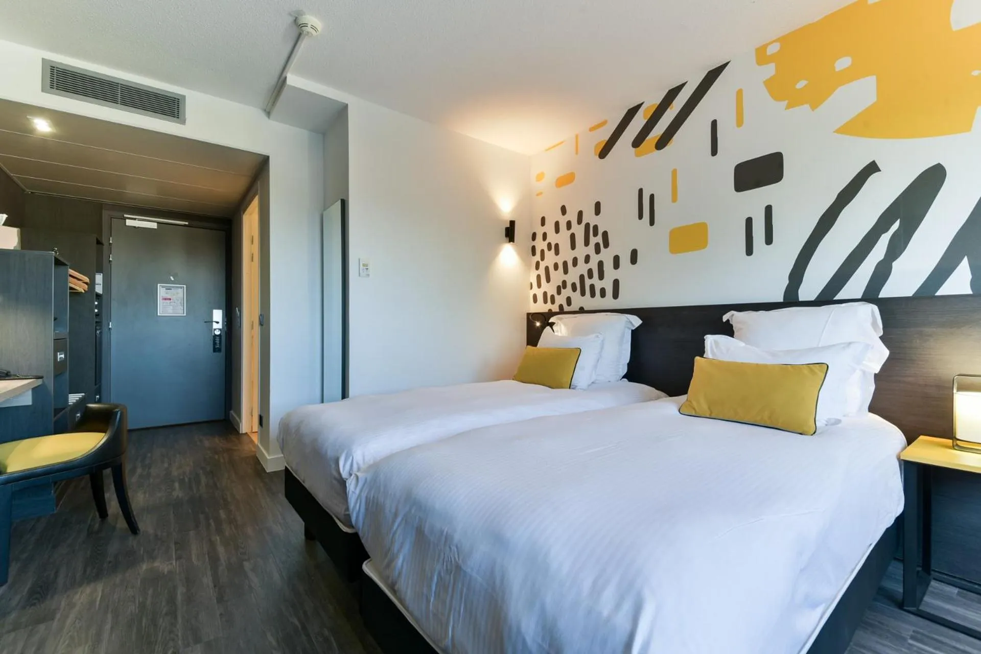 Bed in Golden Tulip Roissy Saint Witz