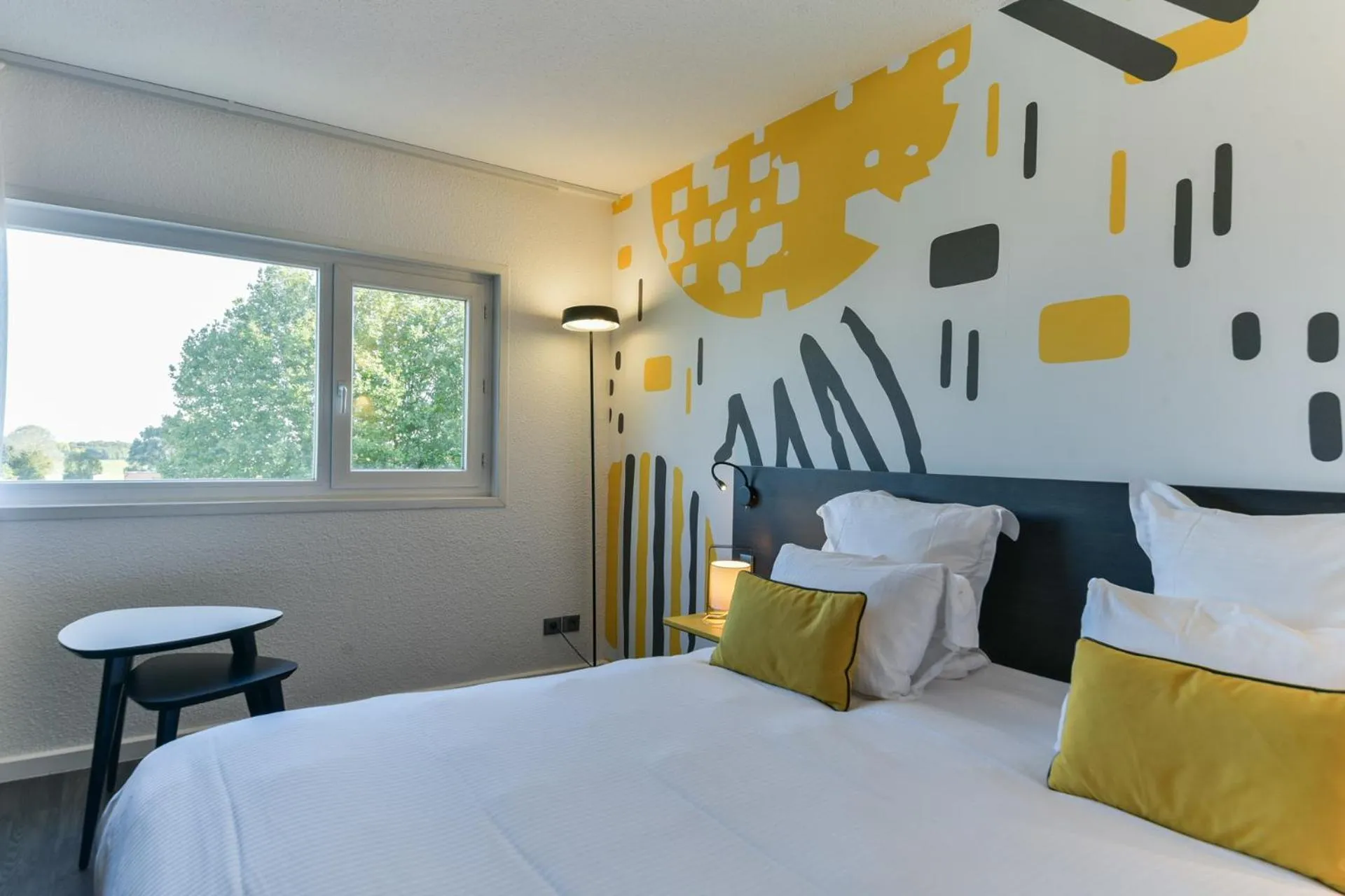 Bed in Golden Tulip Roissy Saint Witz