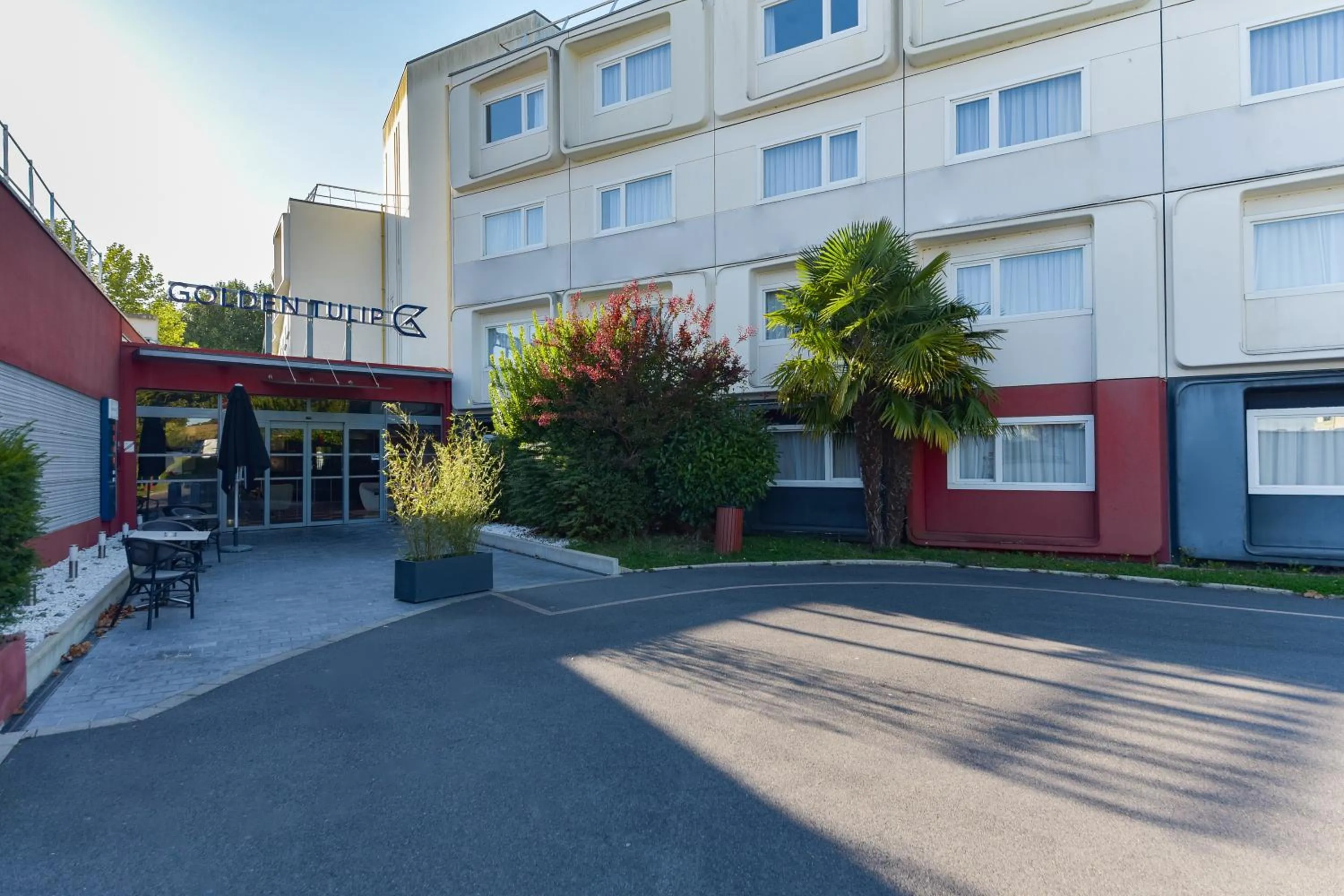 Property building in Golden Tulip Roissy Saint Witz